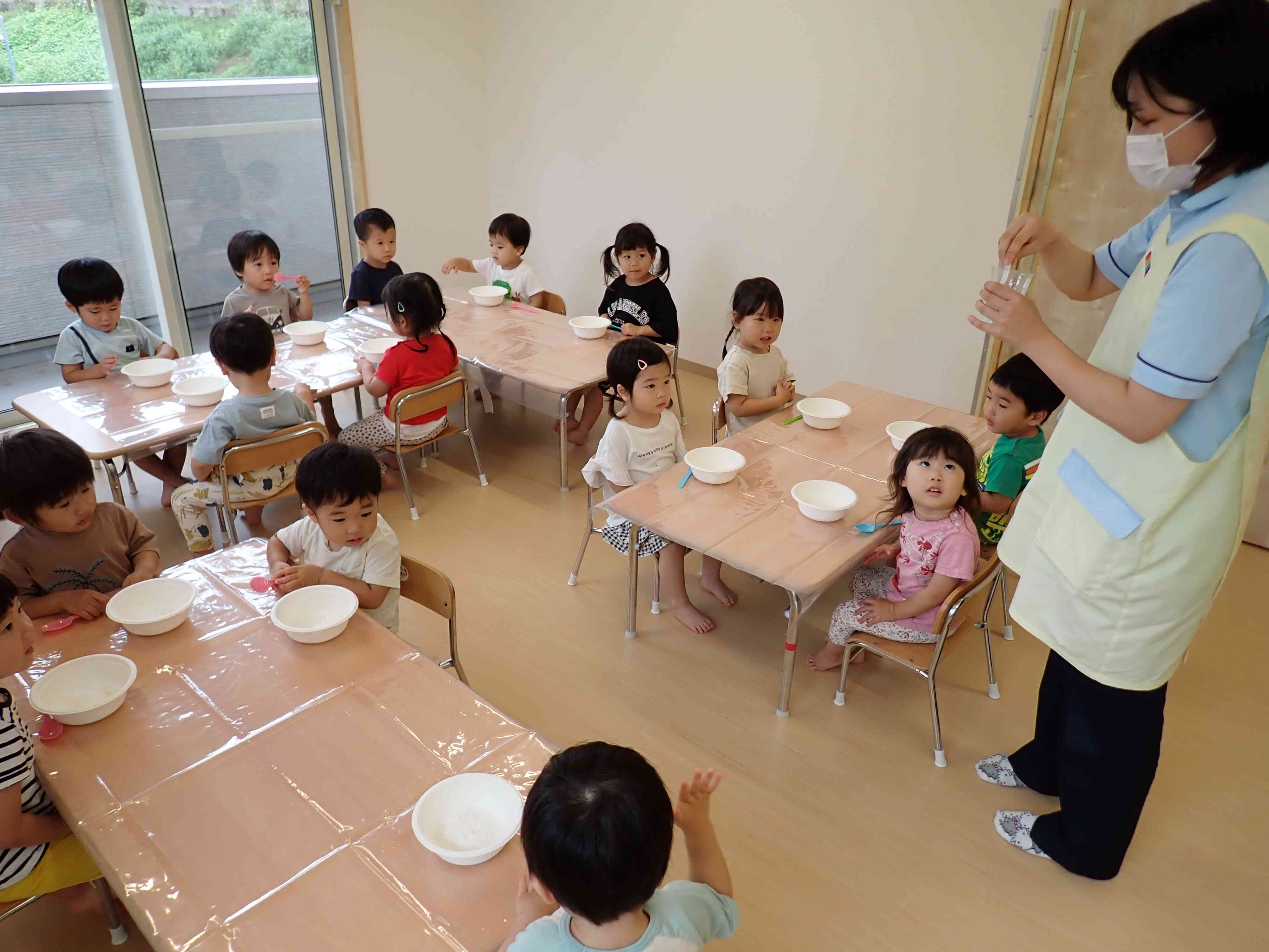 片栗粉スライムで感触遊びをしました！！