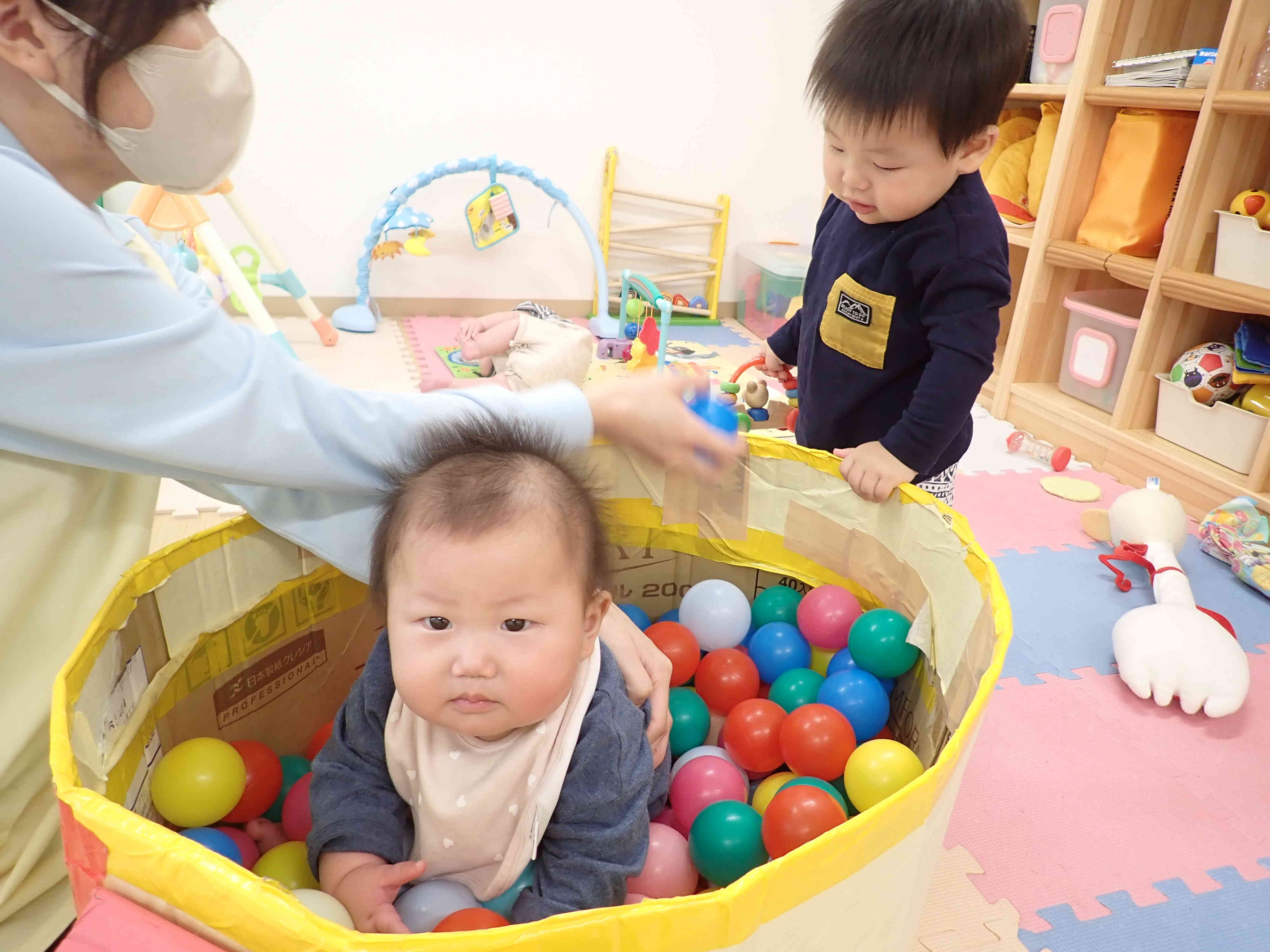 ひよこぐみ　たくさん遊ぶよ♪