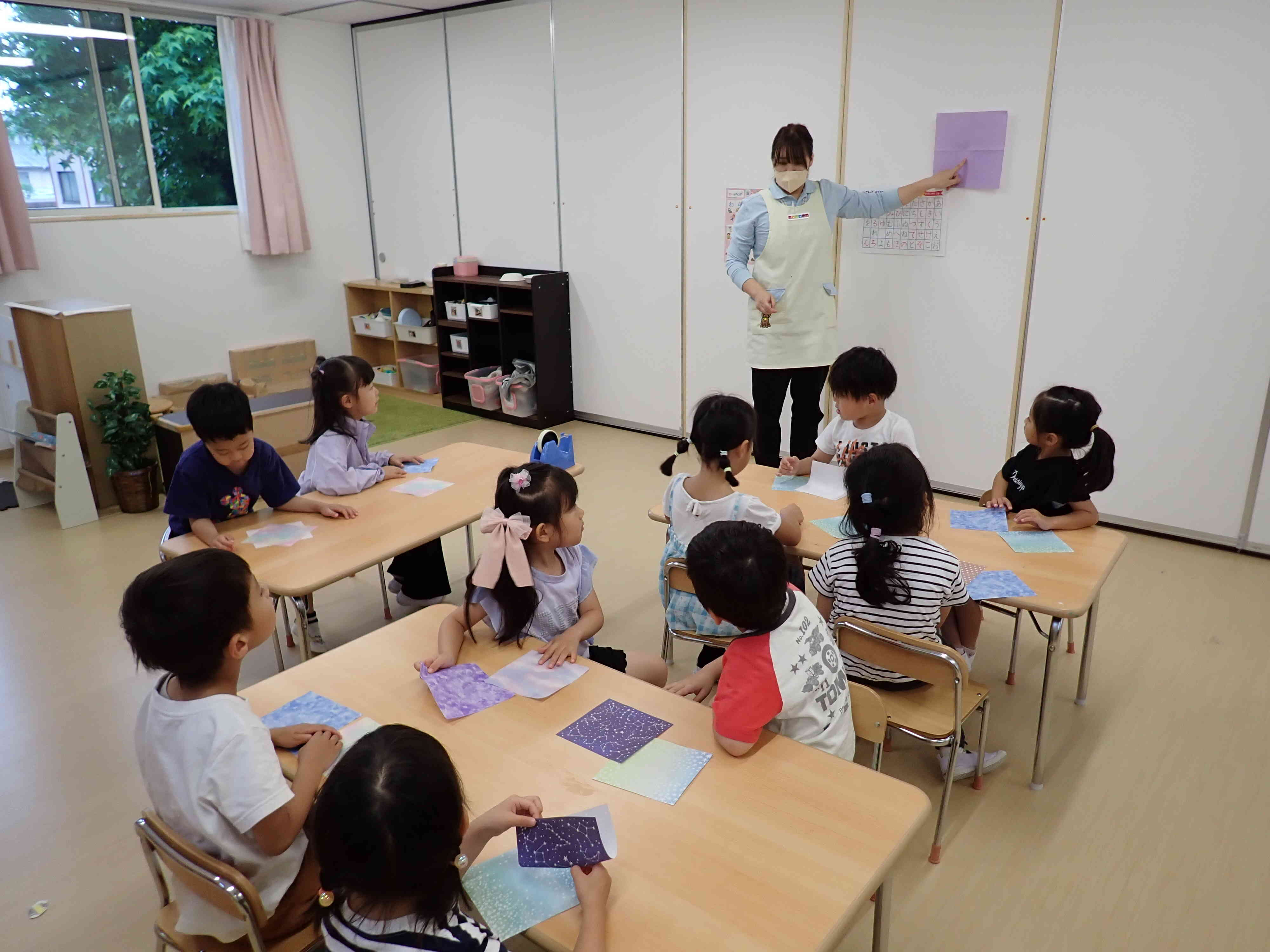 しっかりと手本を見ながら折りましたよ！！