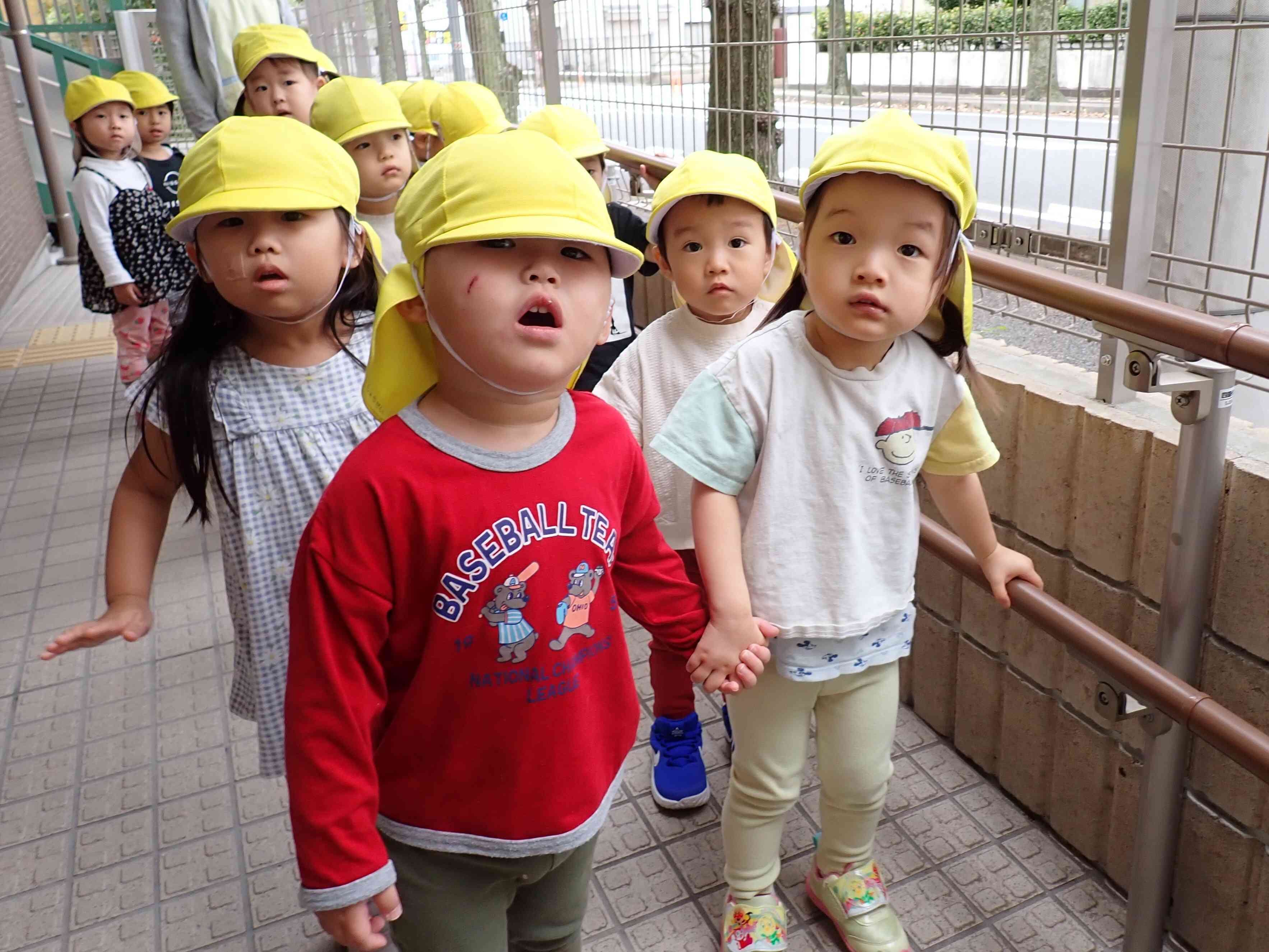 うさぎぐみ　天理駅までお散歩