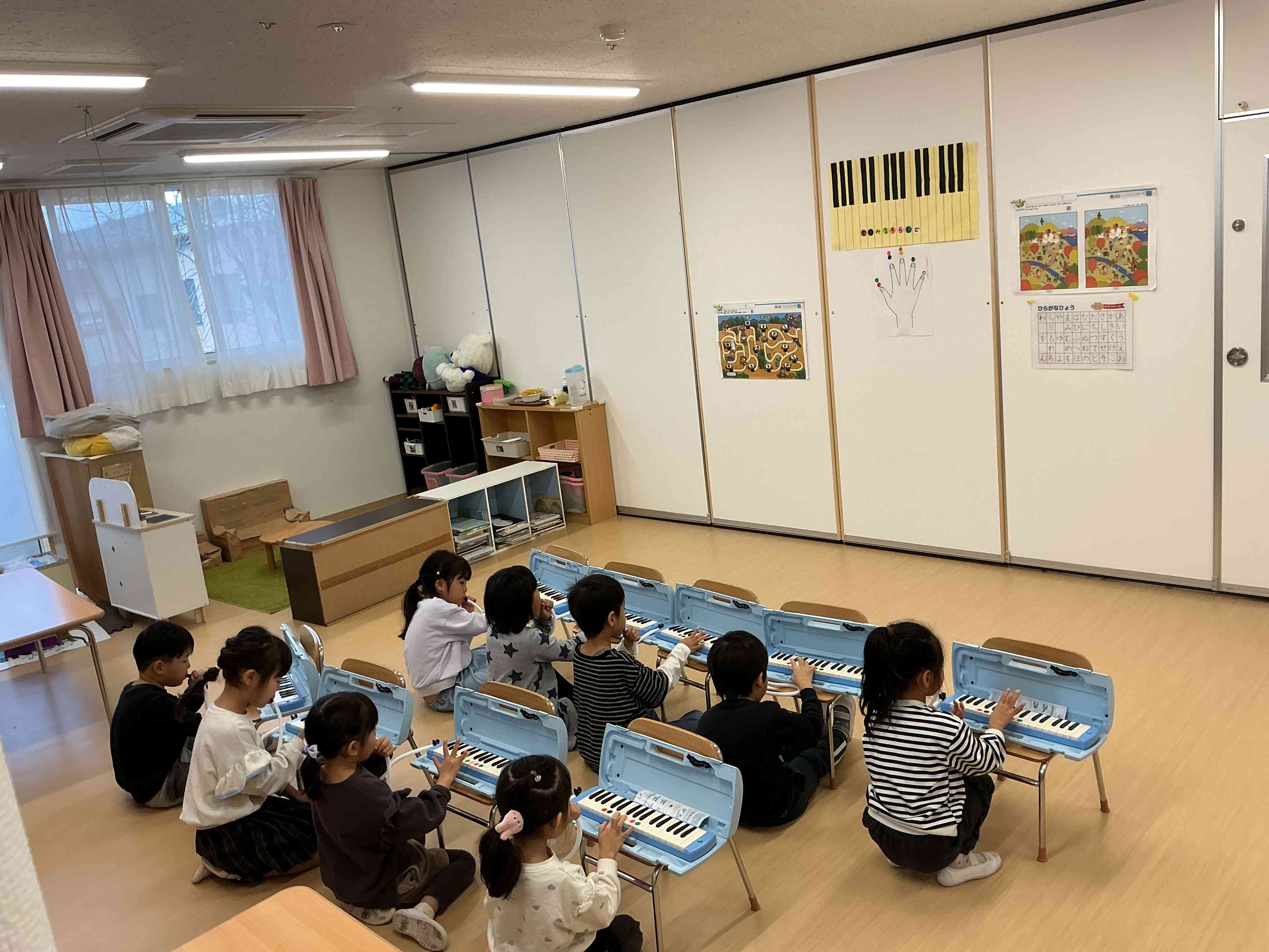 ピアニカ始めました♪   きりん組