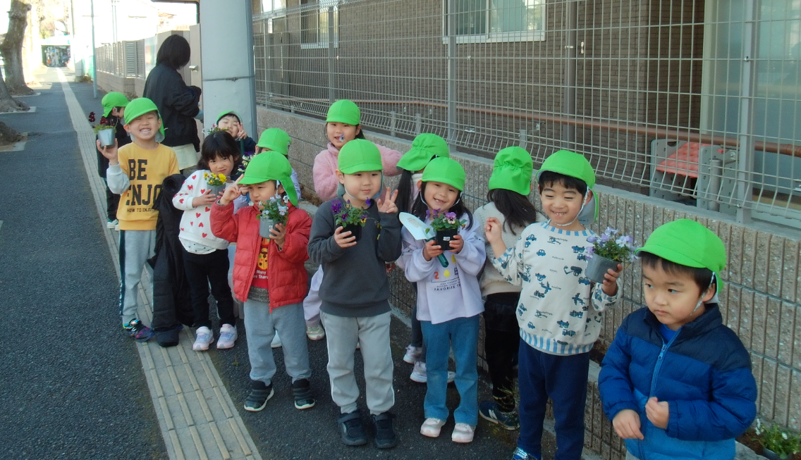 ぱんだ組でお花を植えました～！