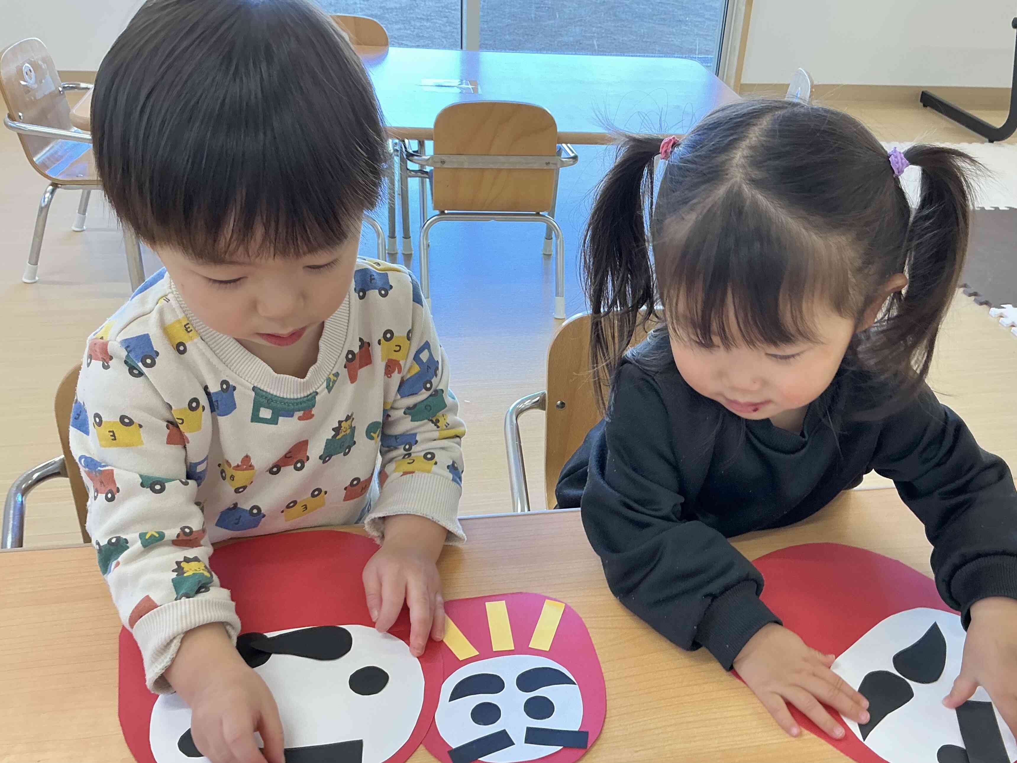 お手本を見ながら…