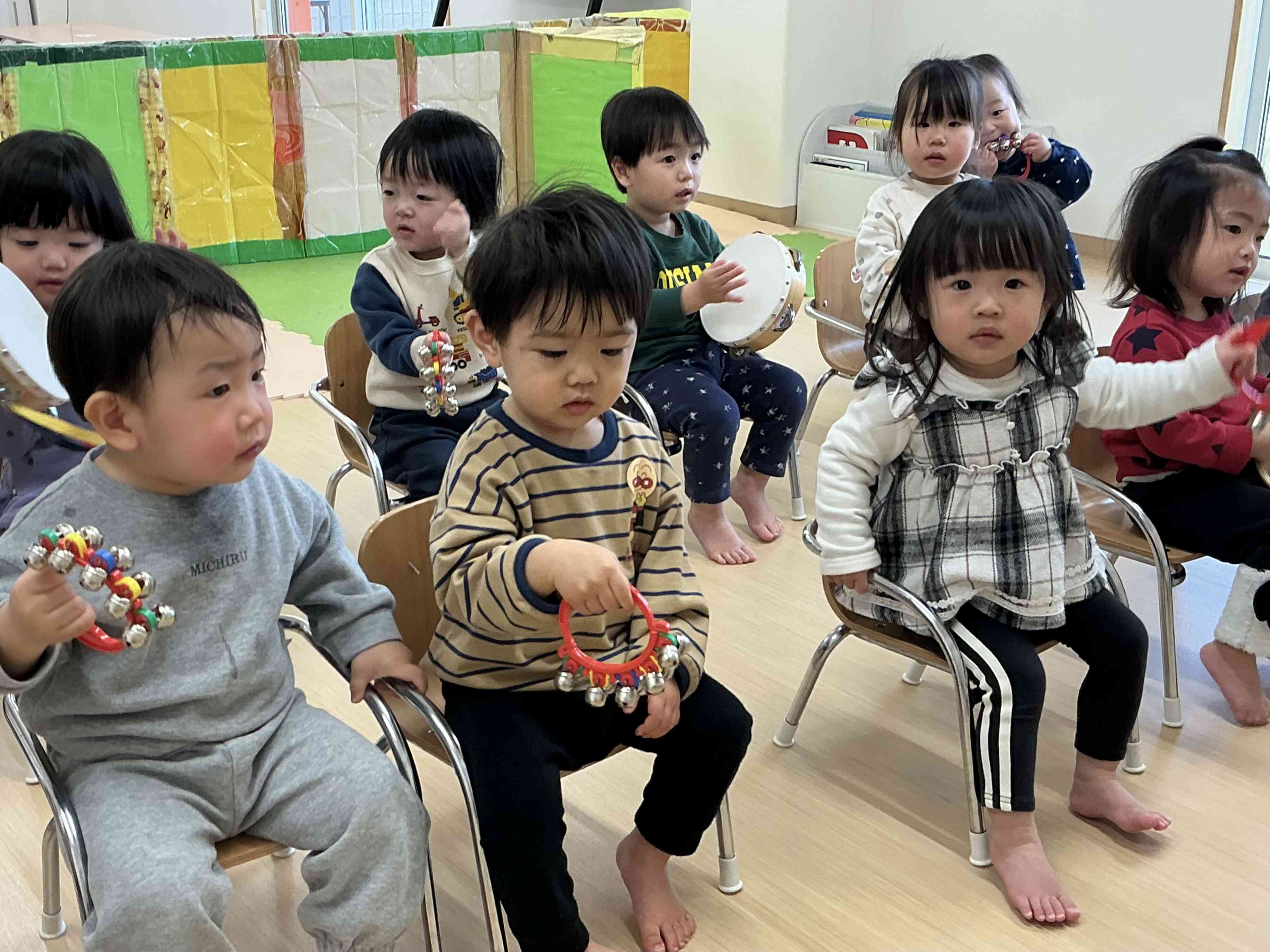 曲に合わせて楽器を鳴らすって楽しいね♪