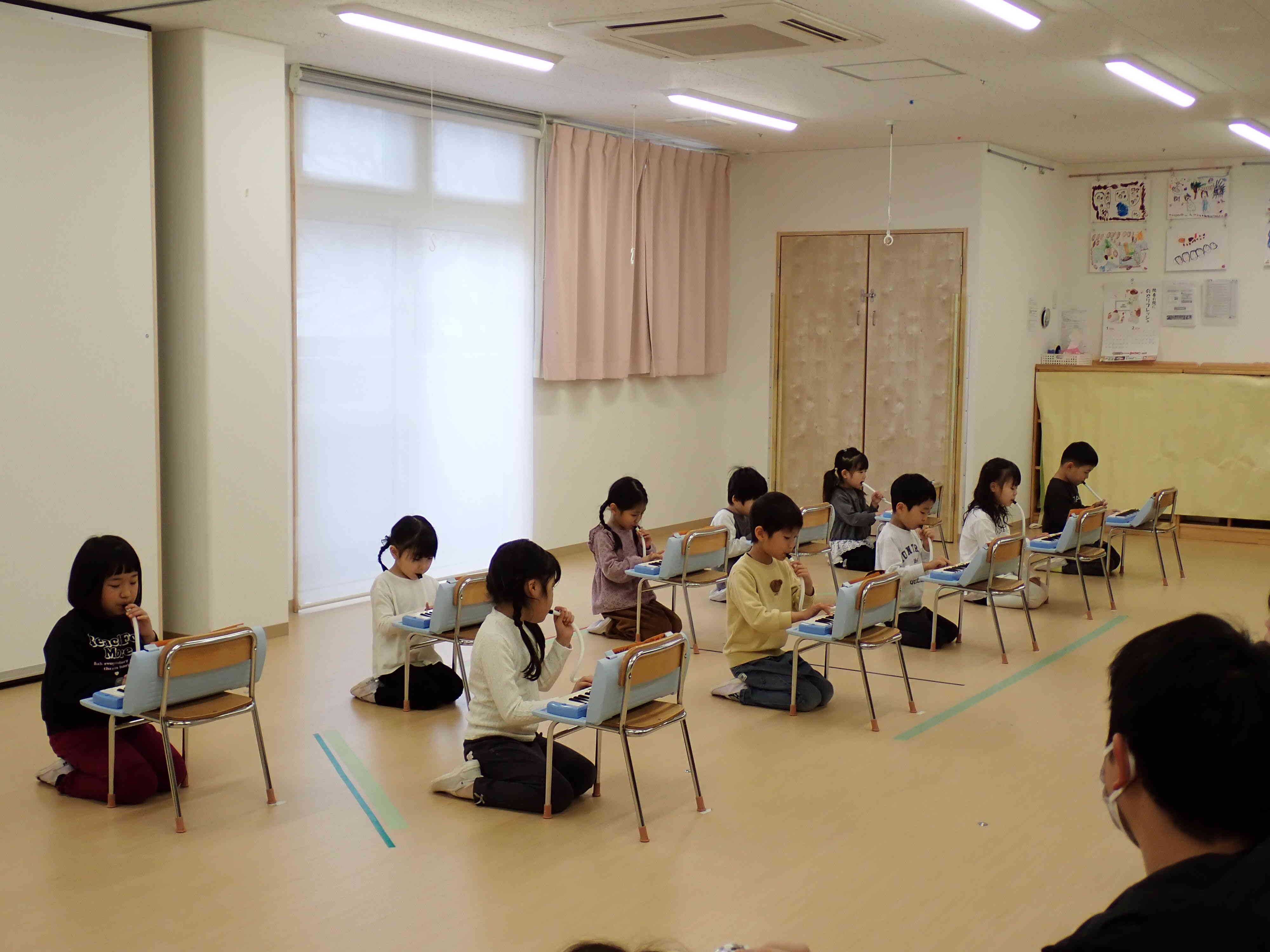 みんなで奏でた「手をたたきましょう」