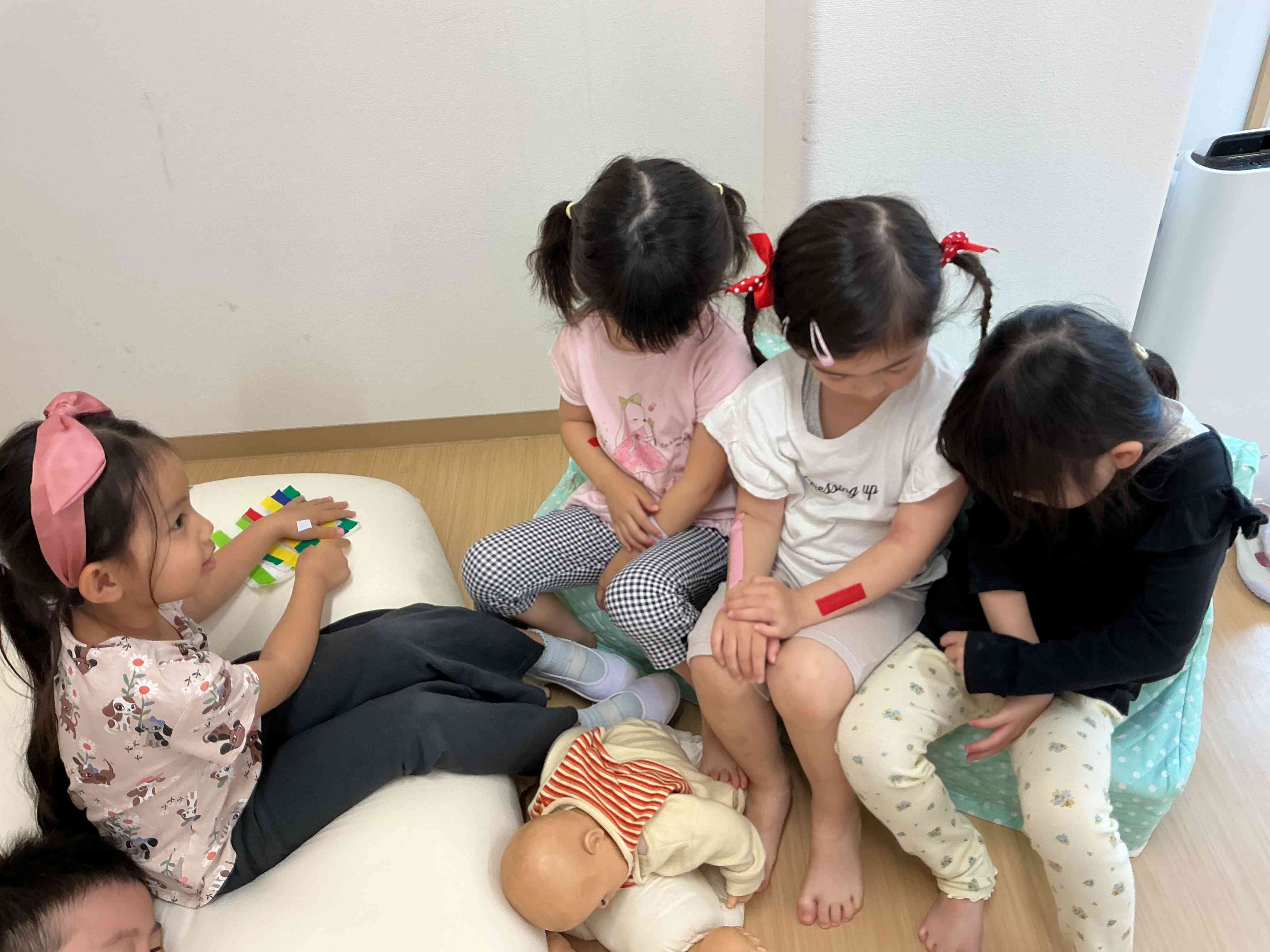 待合室で順番待ちします。