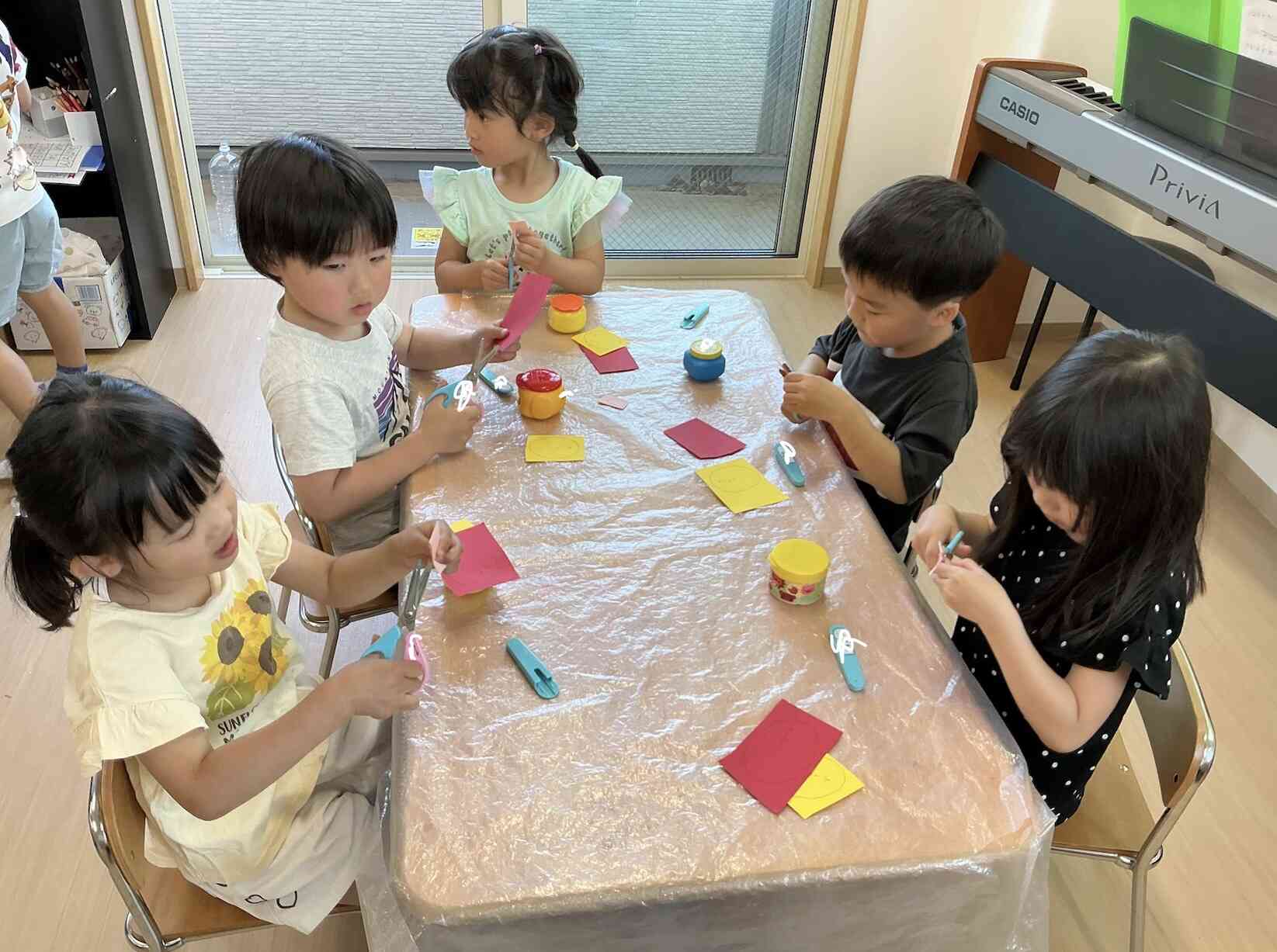 みんなでコツコツ製作中
