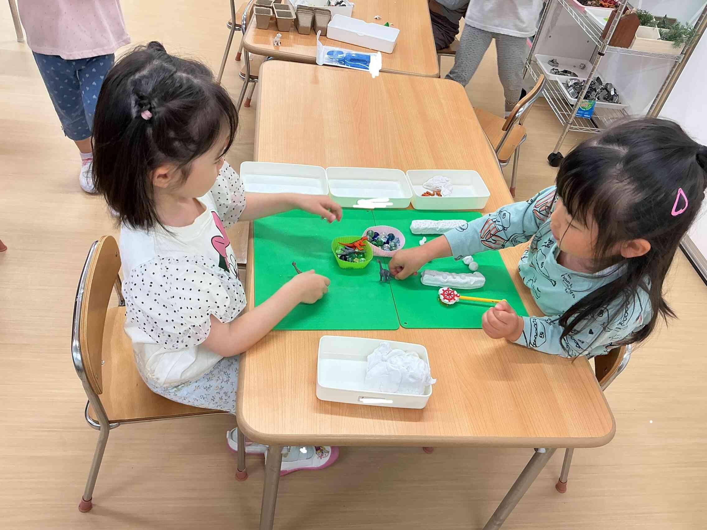 お話をしているのは、、、？