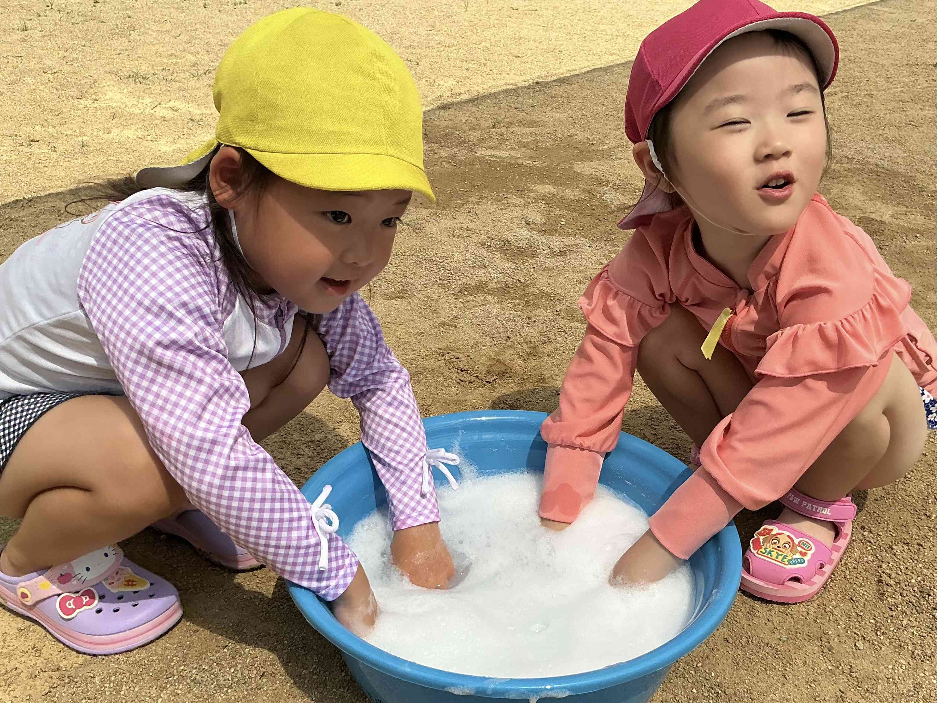 泡遊び&色水遊び　りす・ぱんだ・きりんぐみ