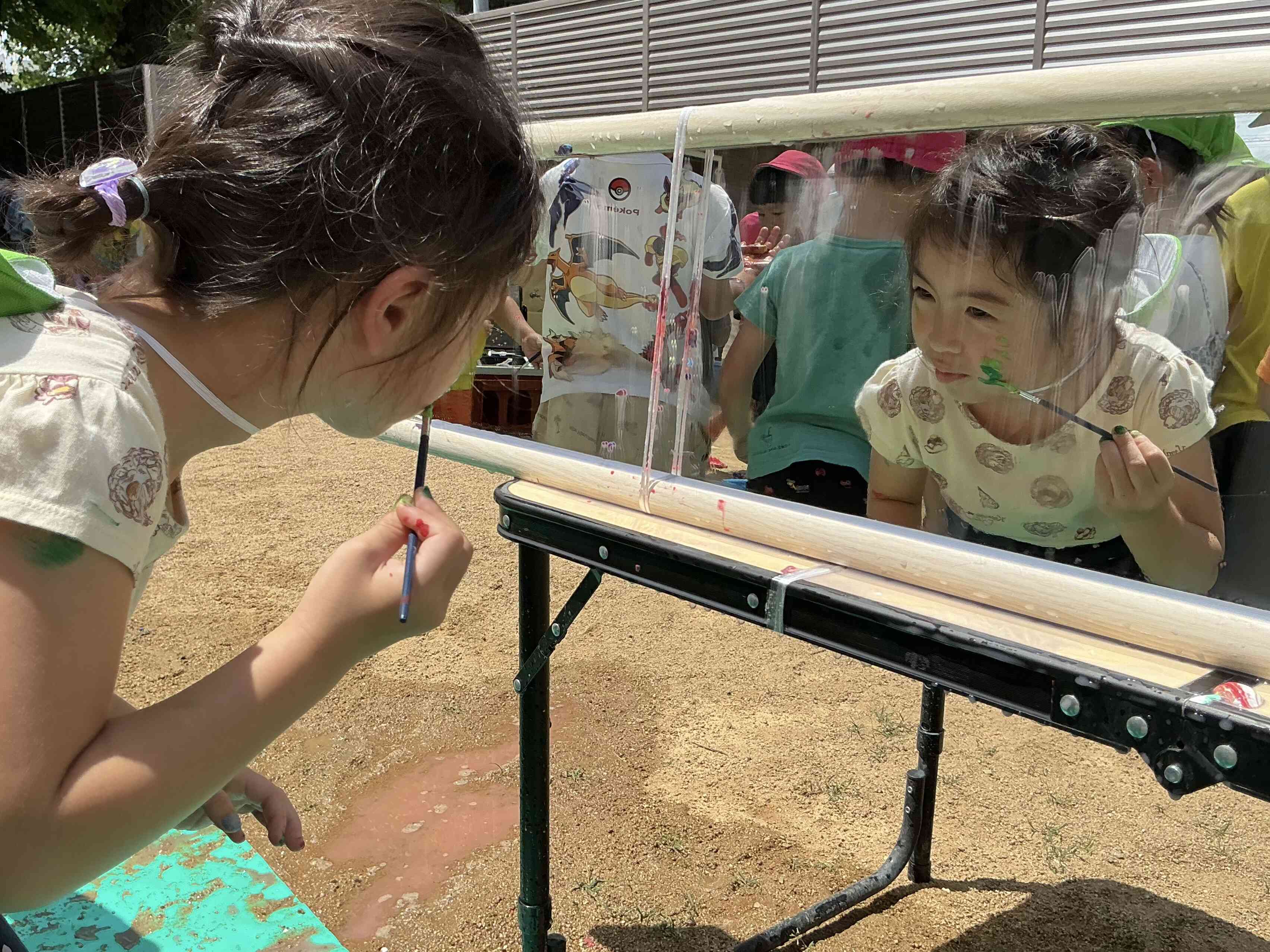 思いっきりボディーペインティング!(4.5歳児)