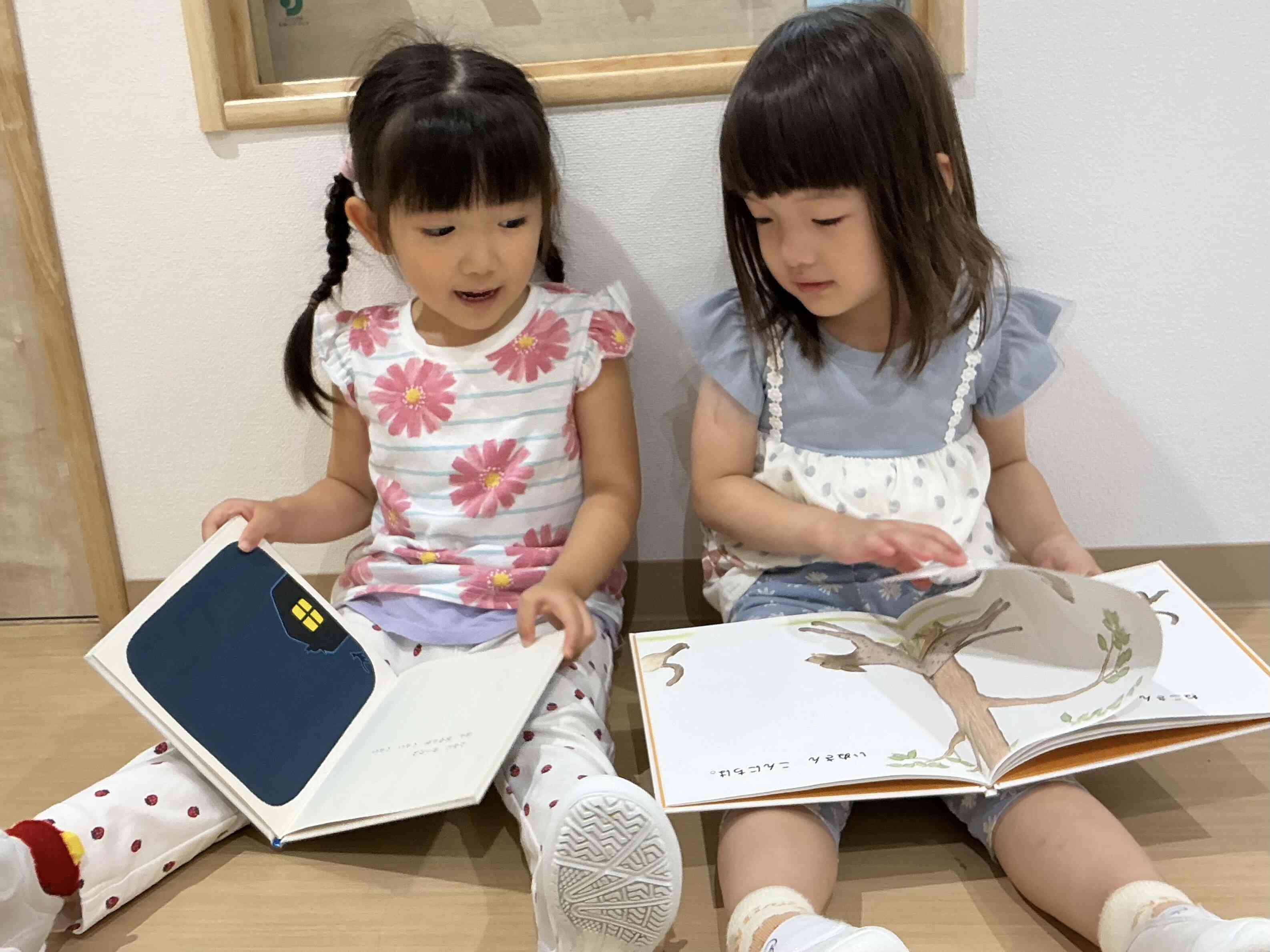 図書館で借りた絵本を読もう！ りすぐみ