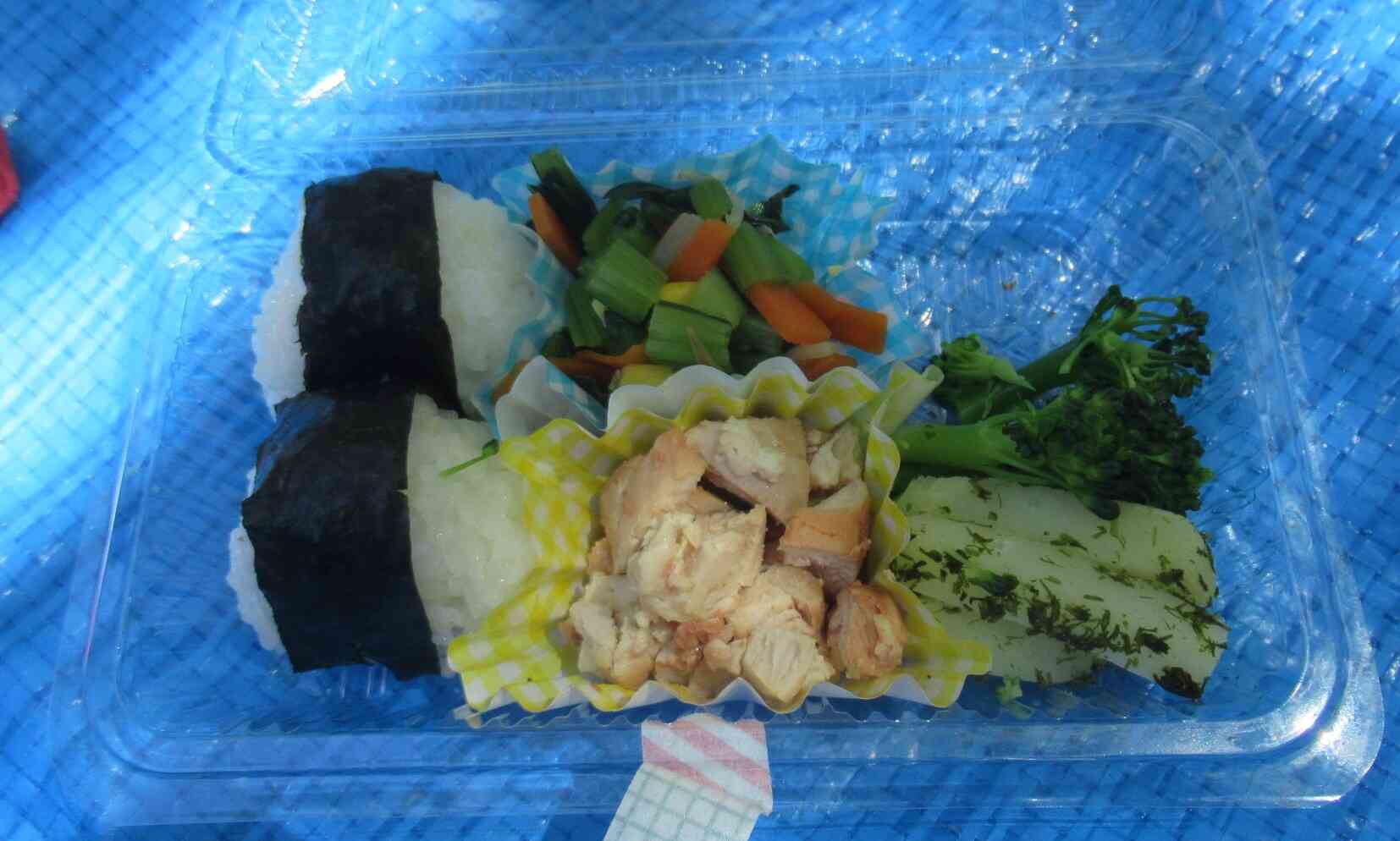 大好きなバナナから食べたお弁当