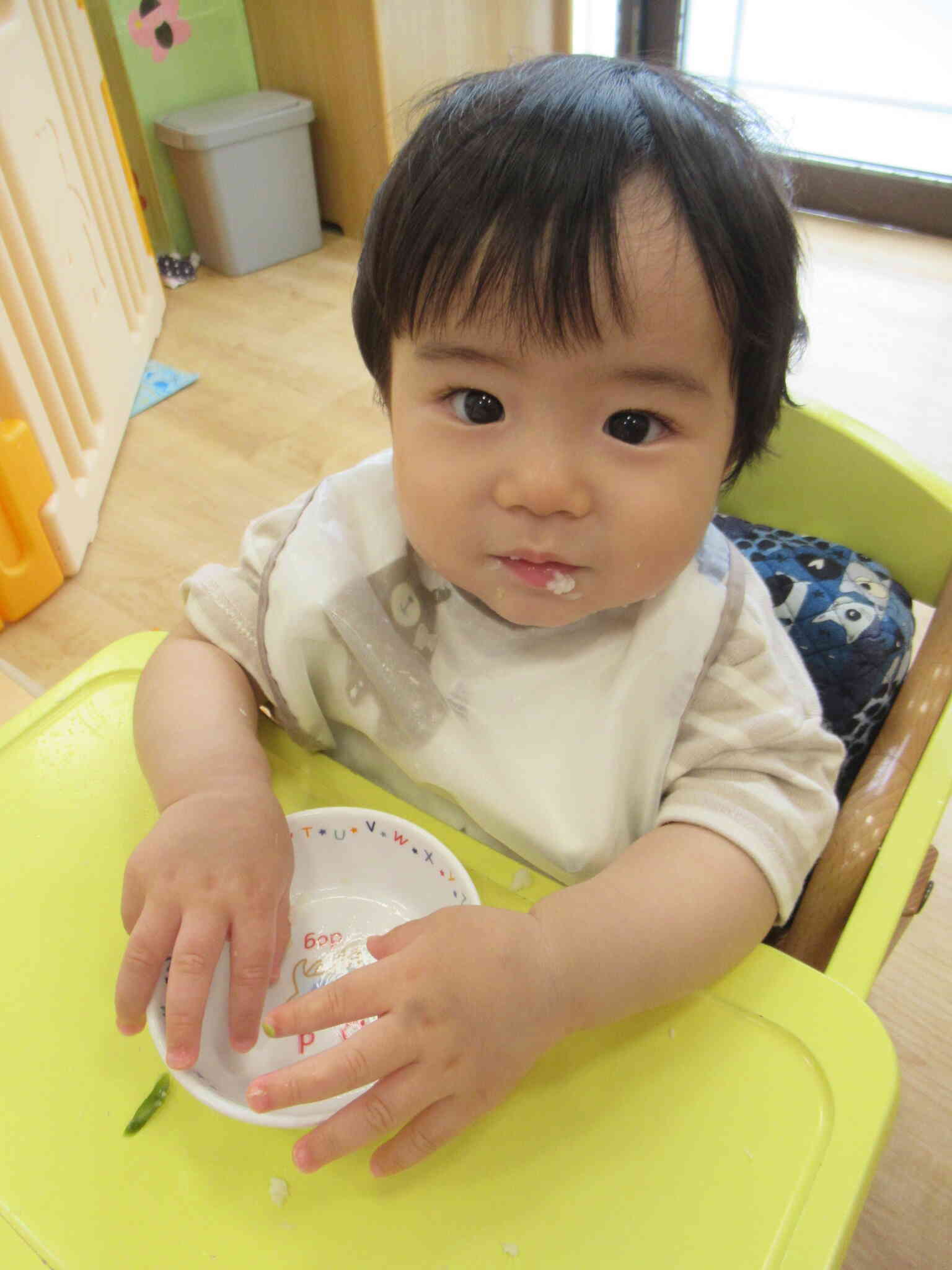 手づかみ食べもとっても上手