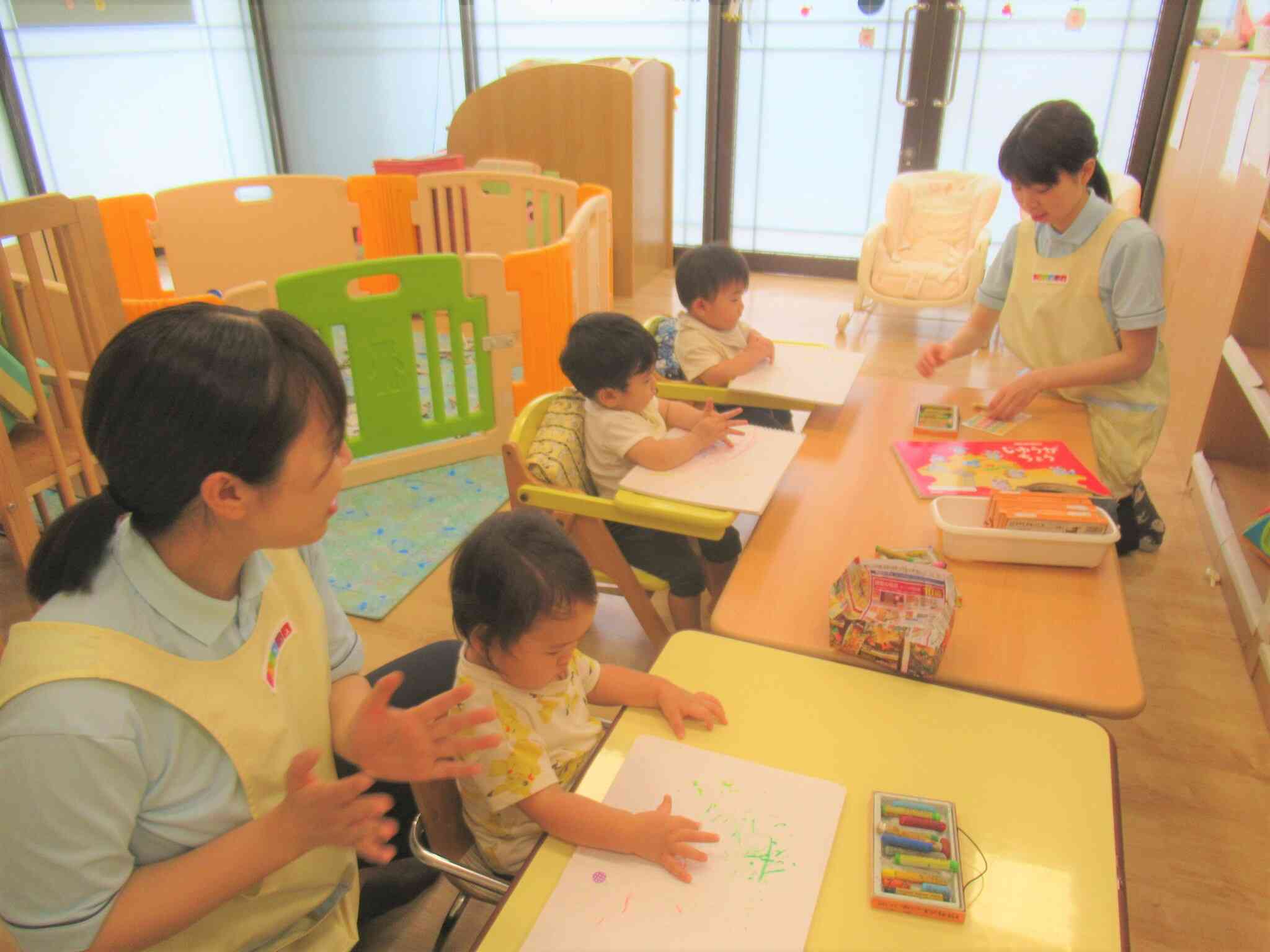 さあ、みんなでお絵かきしよう