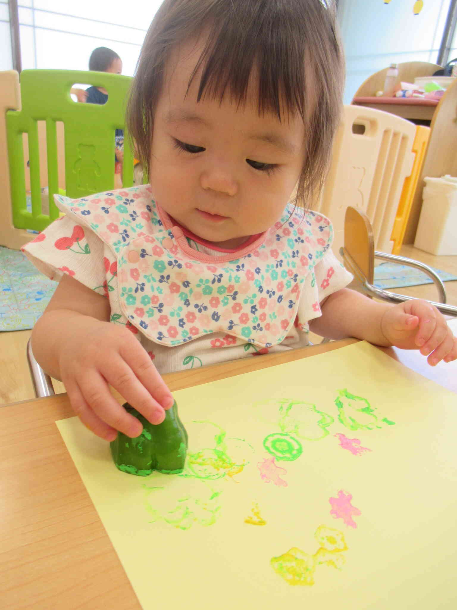 野菜スタンプ（０歳児クラス）