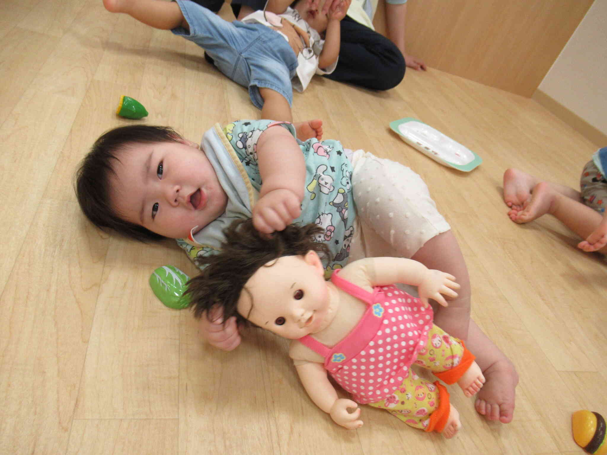 人形・ままごと遊び☆｜ニチイキッズとうかい中央保育園｜ニチイキッズ