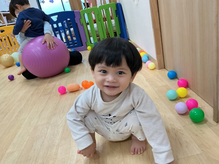 4月13日(月)　室内あそびの様子