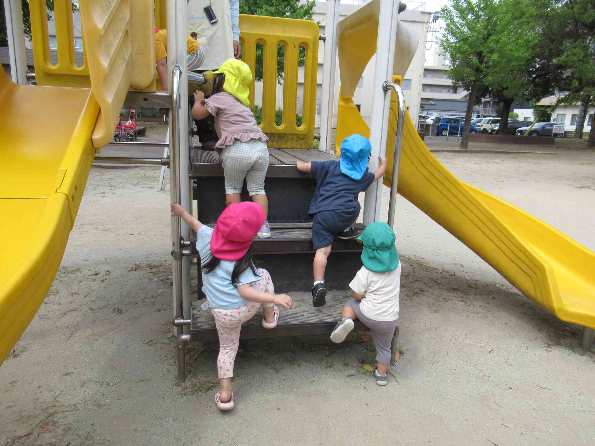 やっぱり人気のすべり台
