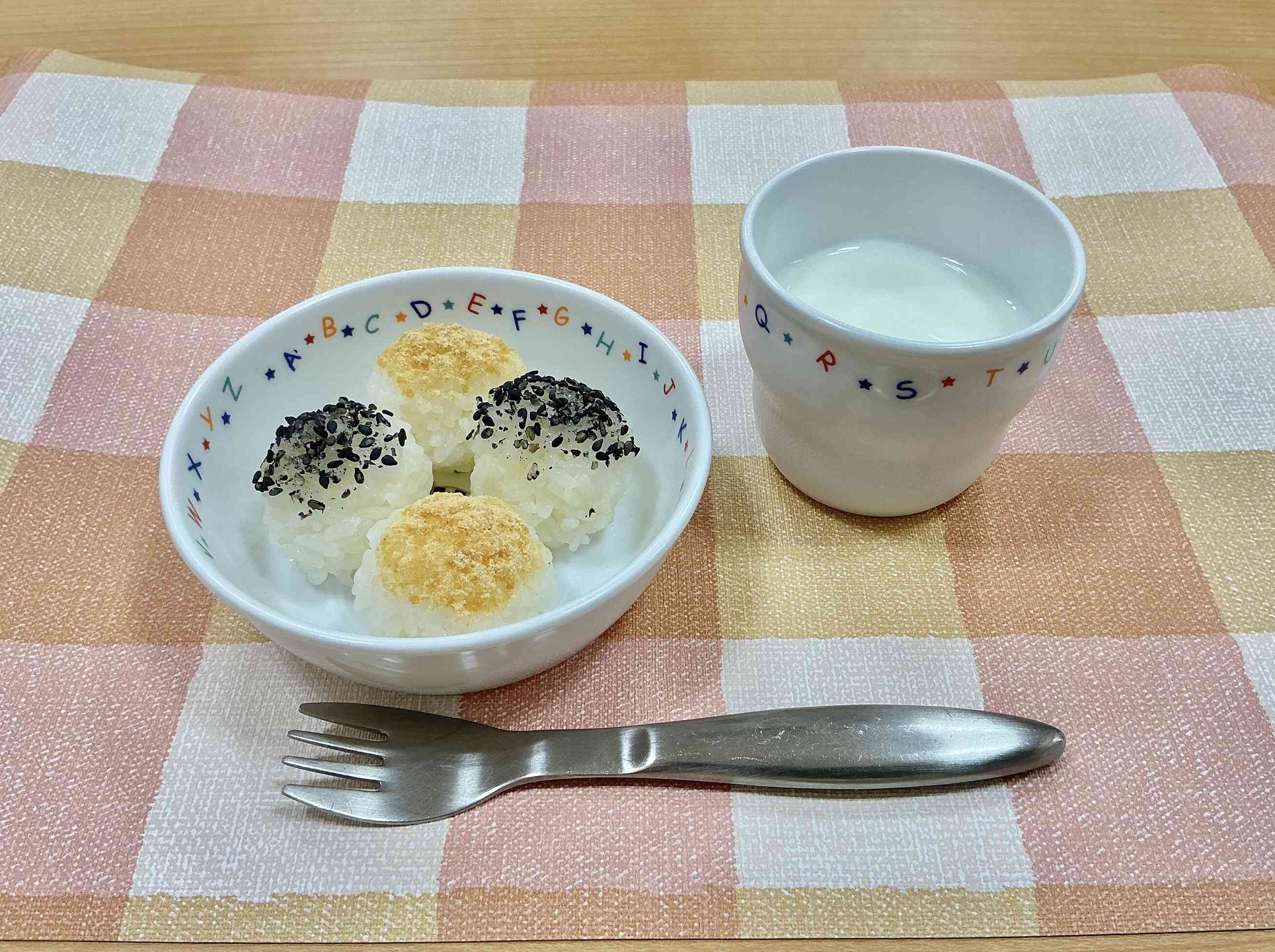 この日のおやつはおはぎでした☆彡あっという間にペロリでした!