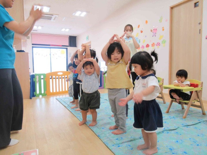 形をからだで表現してみよう♪