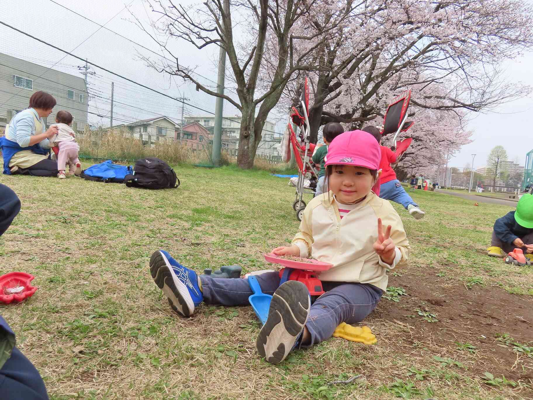 うさぎ組のお友だちと（お別れ遠足）