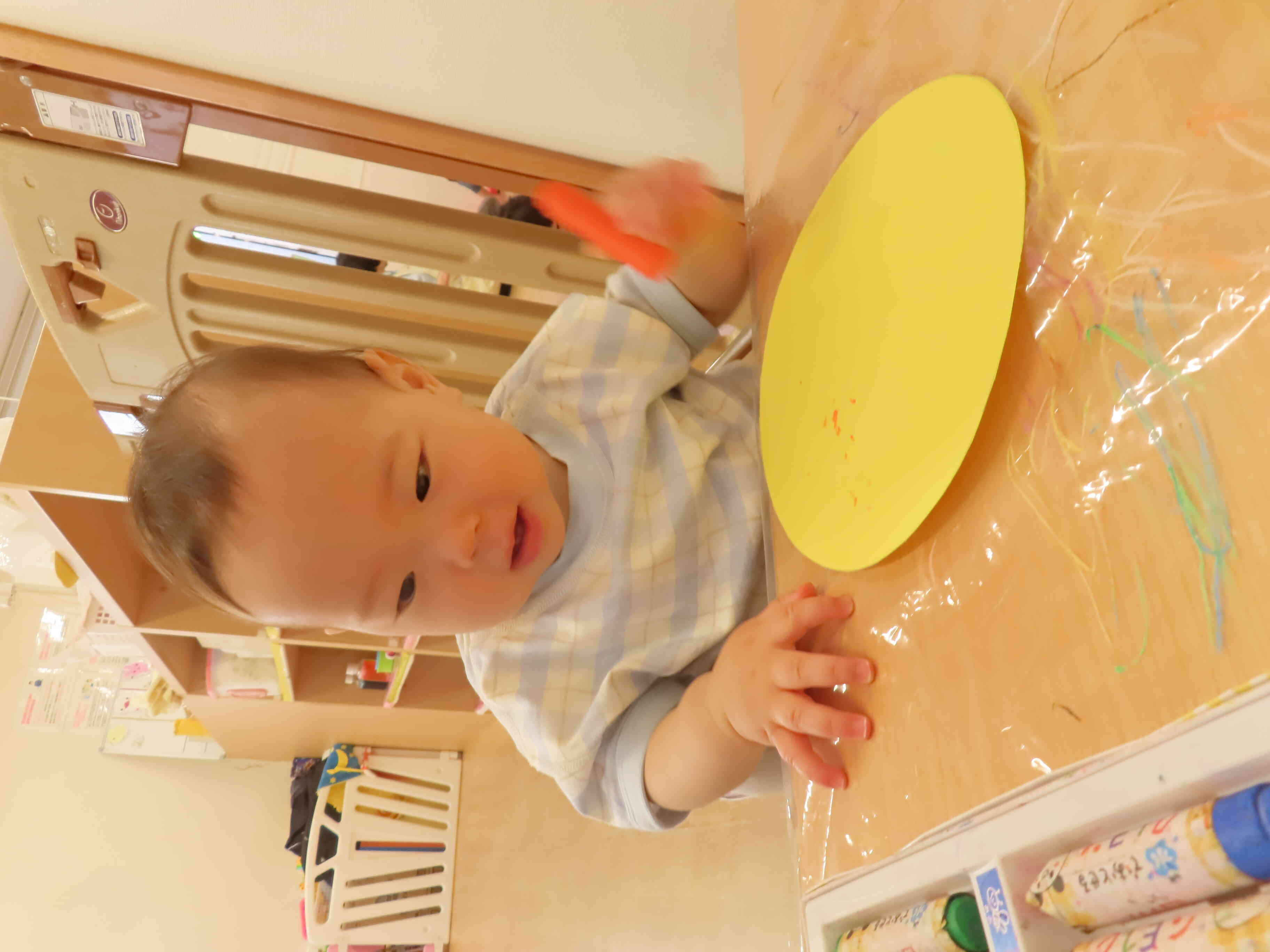 ひよこ組さん(0歳児)も挑戦！