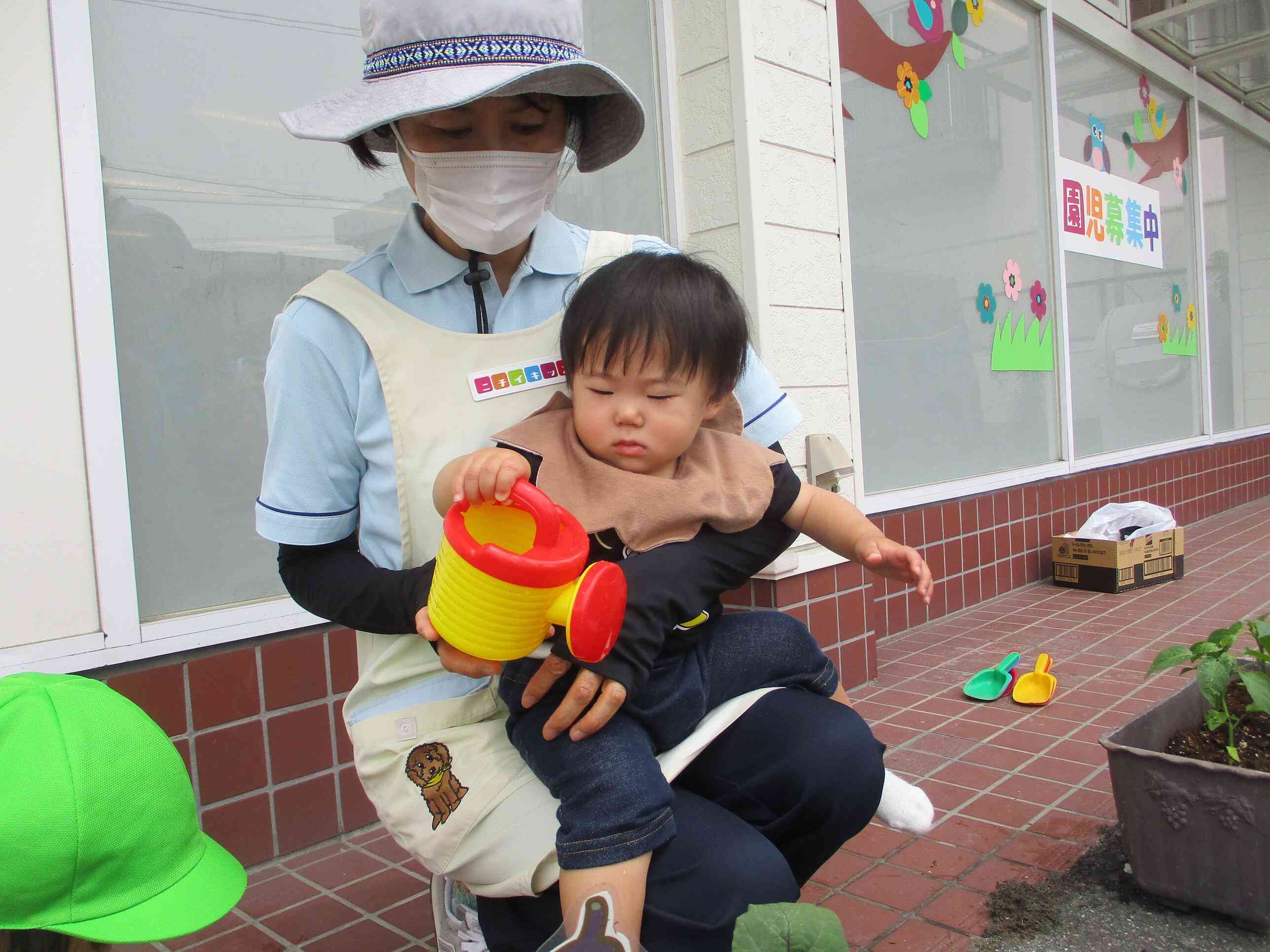 「野菜の苗植え」に参加しました。苗が育つ様子を子ども達と一緒に楽しみたいと思います。