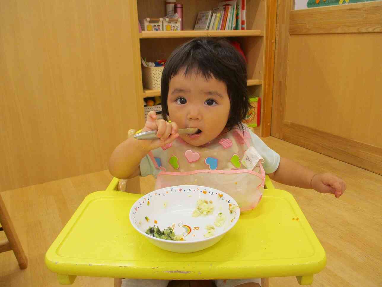 ひよこ組(０歳児クラス）の日常