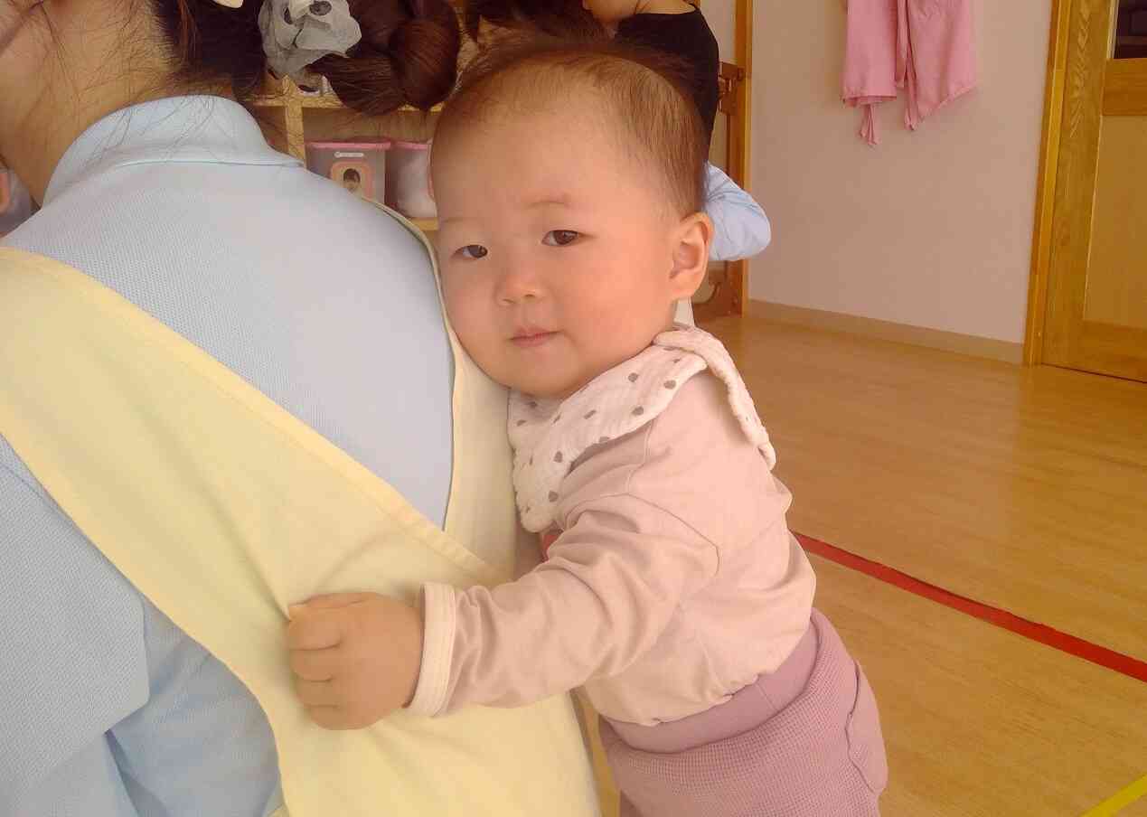 ひよこ組(0歳児クラス)さんだって、「英語耳」育てています