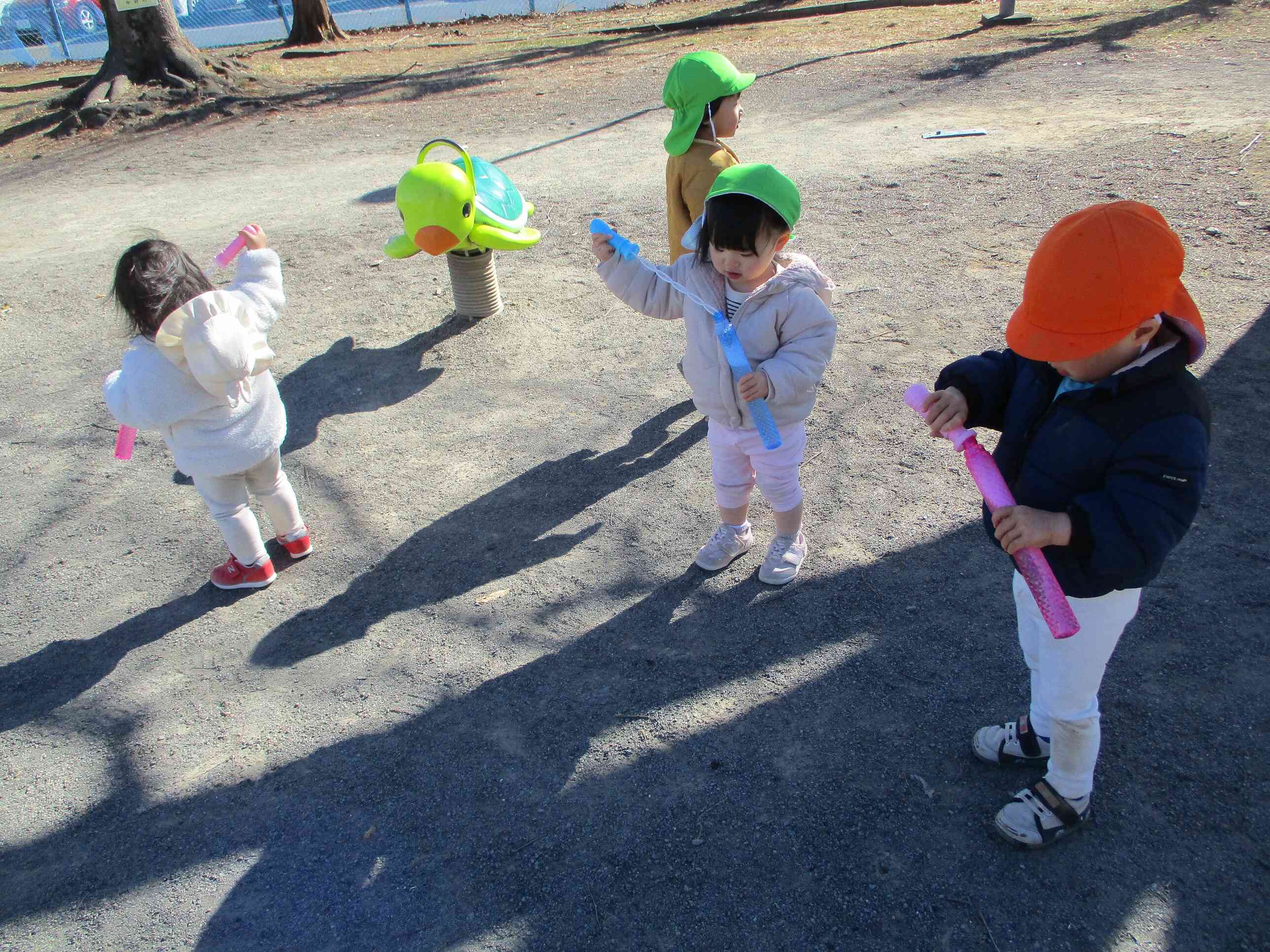 シャボン玉作りに夢中