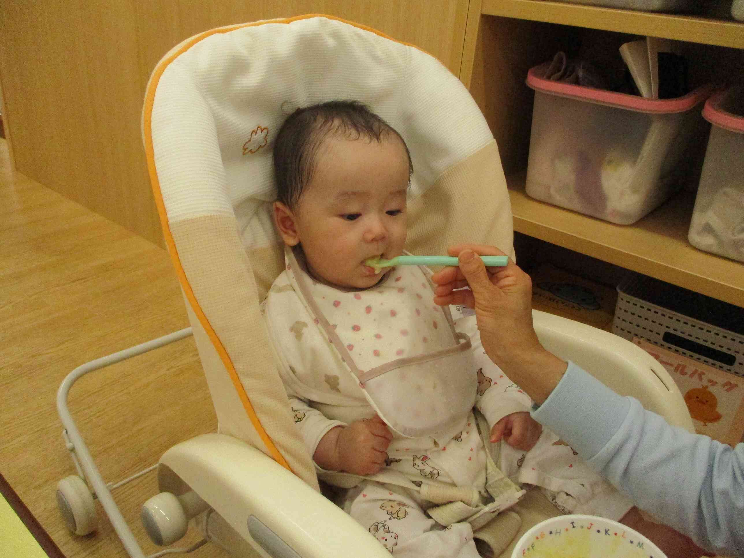 離乳食(中期食)始まりました