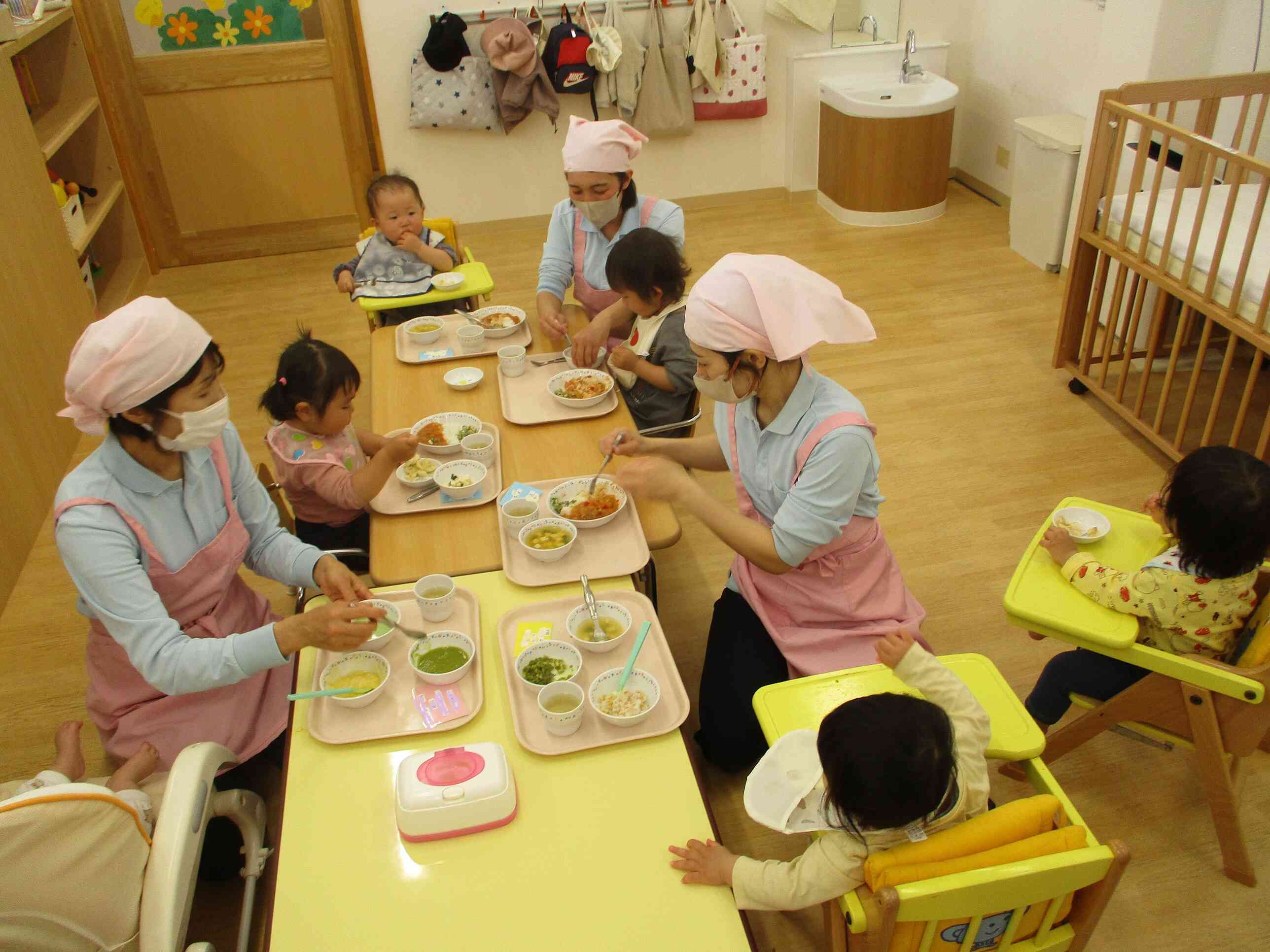 みんな上手に食べてます