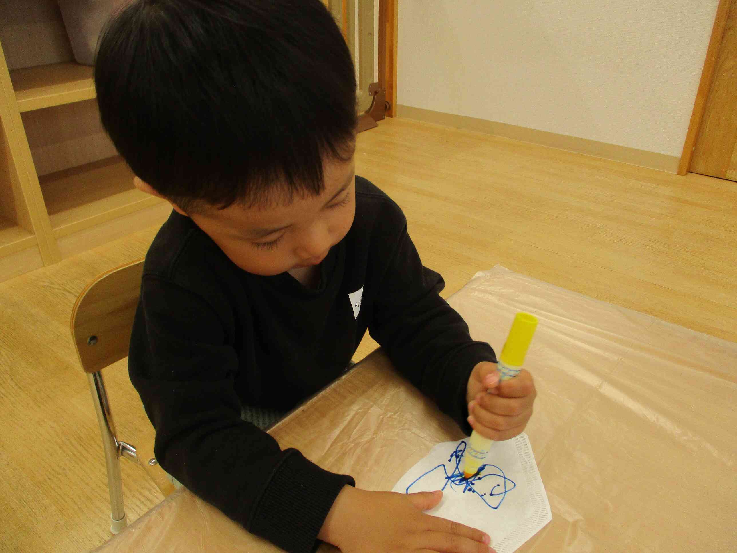 今日は、ペンの練習！