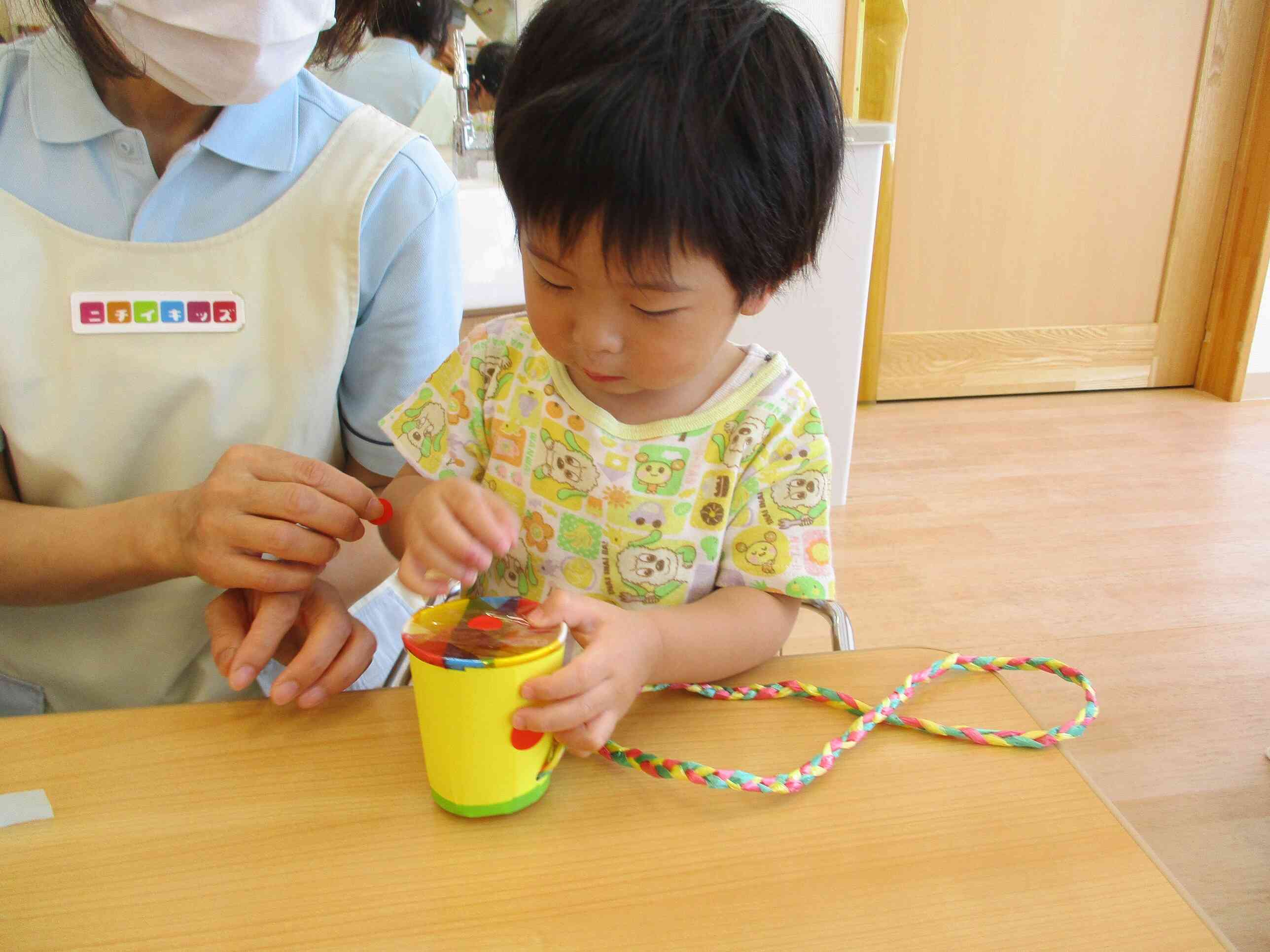 5月のわくわくデー～双眼鏡(カラーレンズ)づくり～