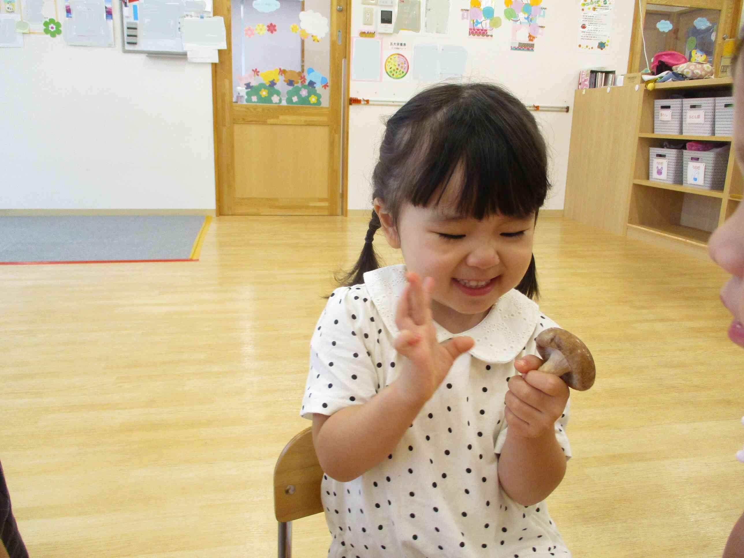 9月の食育活動～きのこの香りを楽しむ～