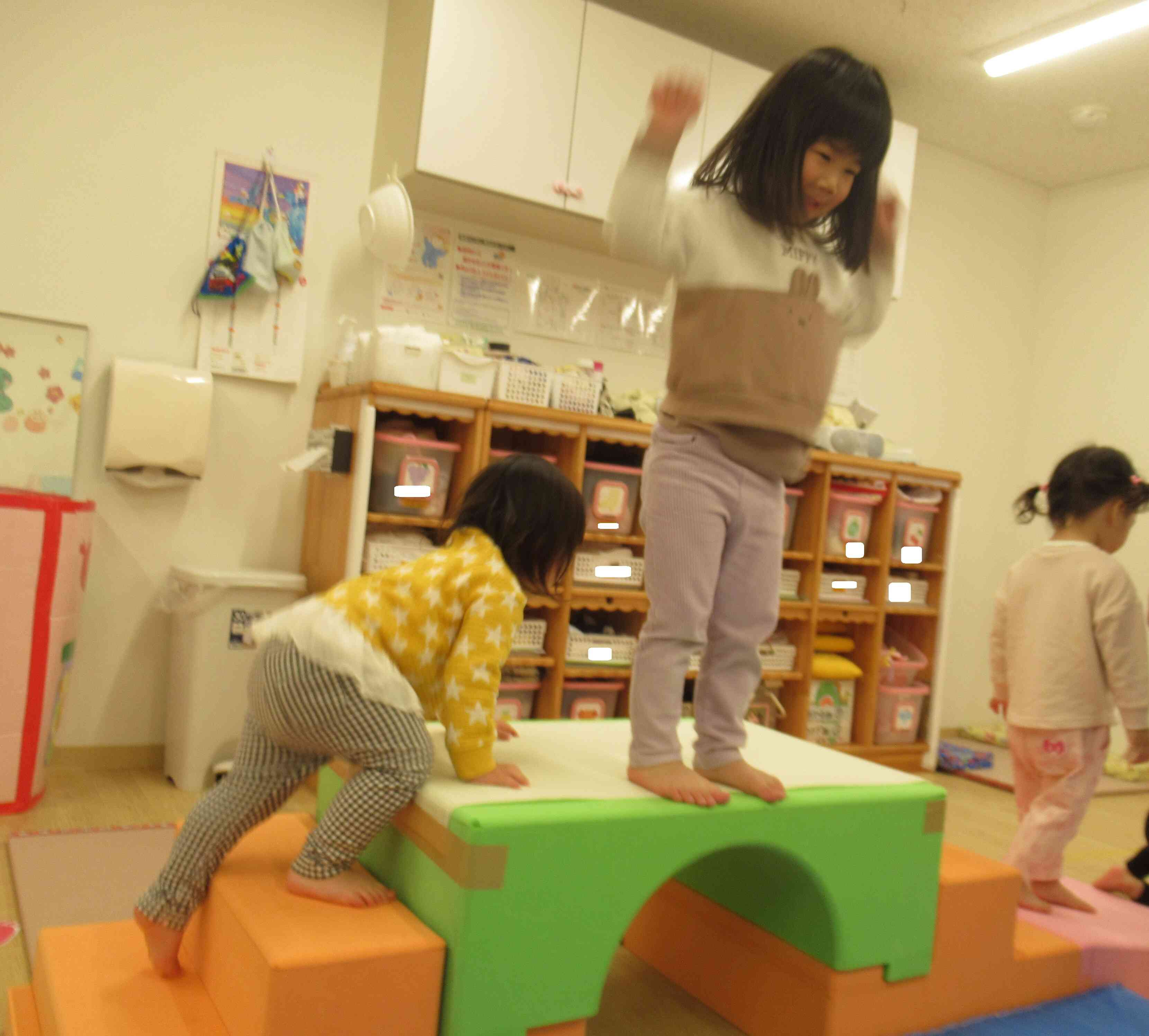 巧技台の上からジャンプ‼