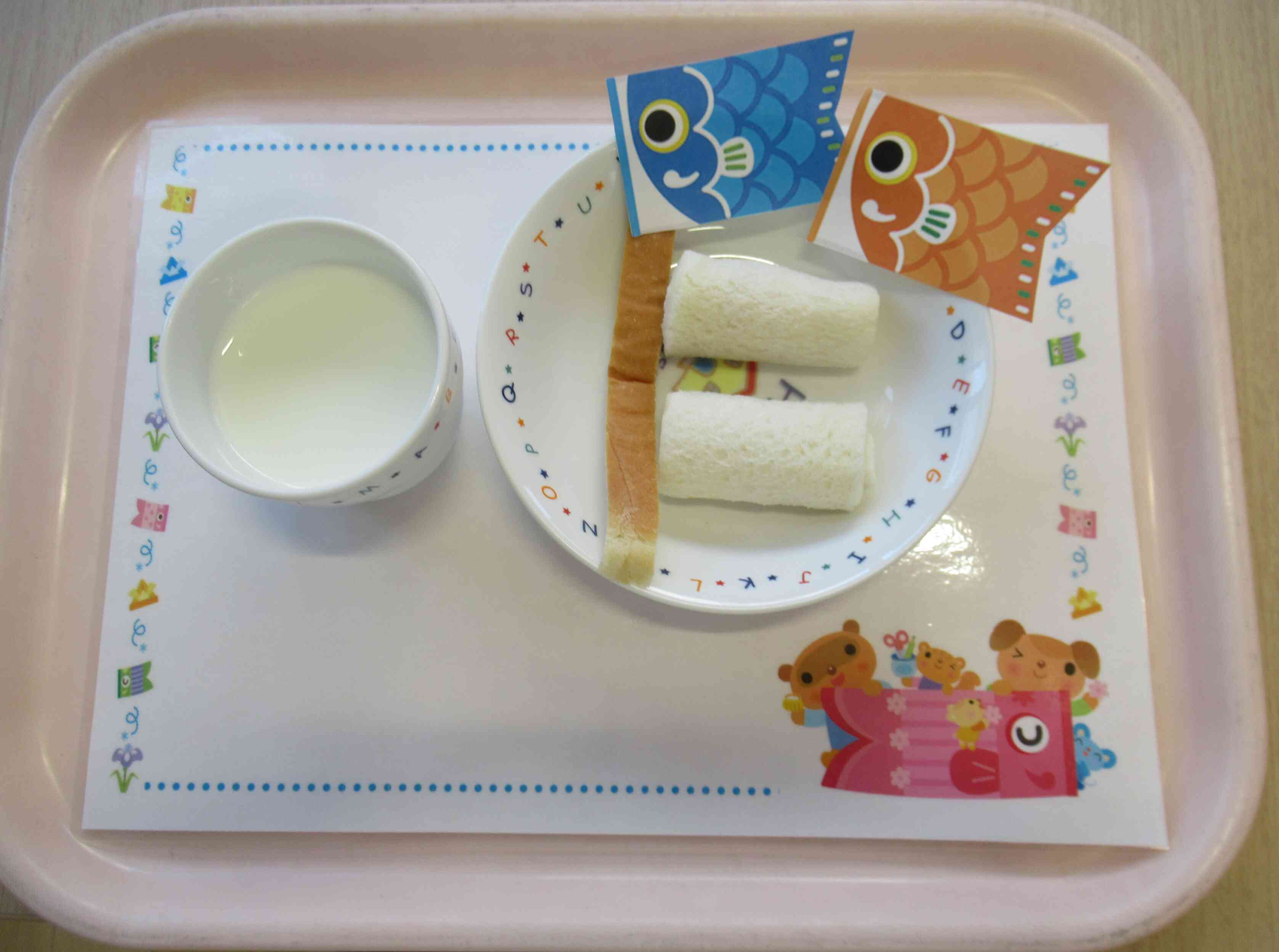 5月2日のおやつ（子どもの日メニュー）