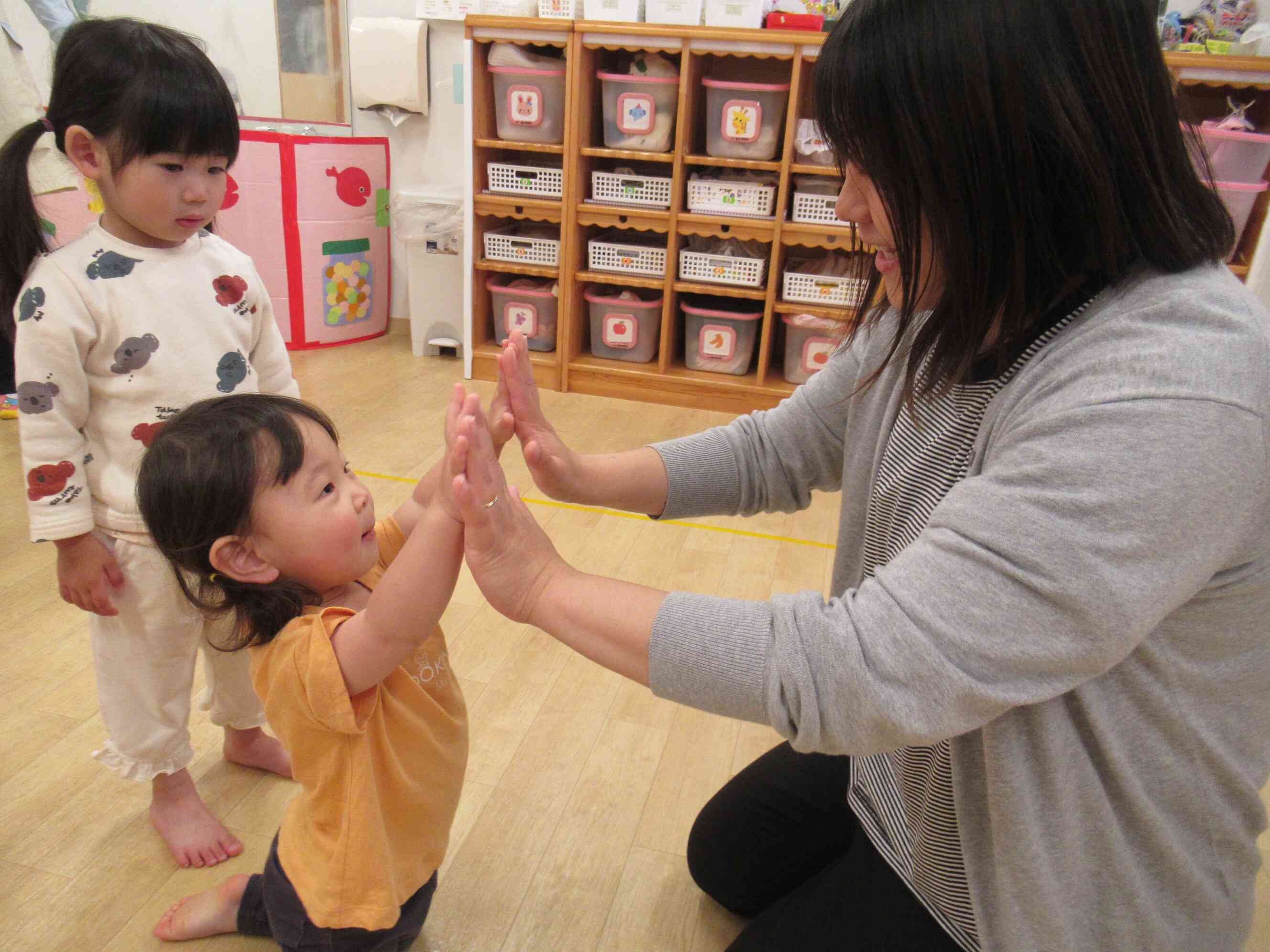 「先生またね～！」バイバイのハイタッチ！