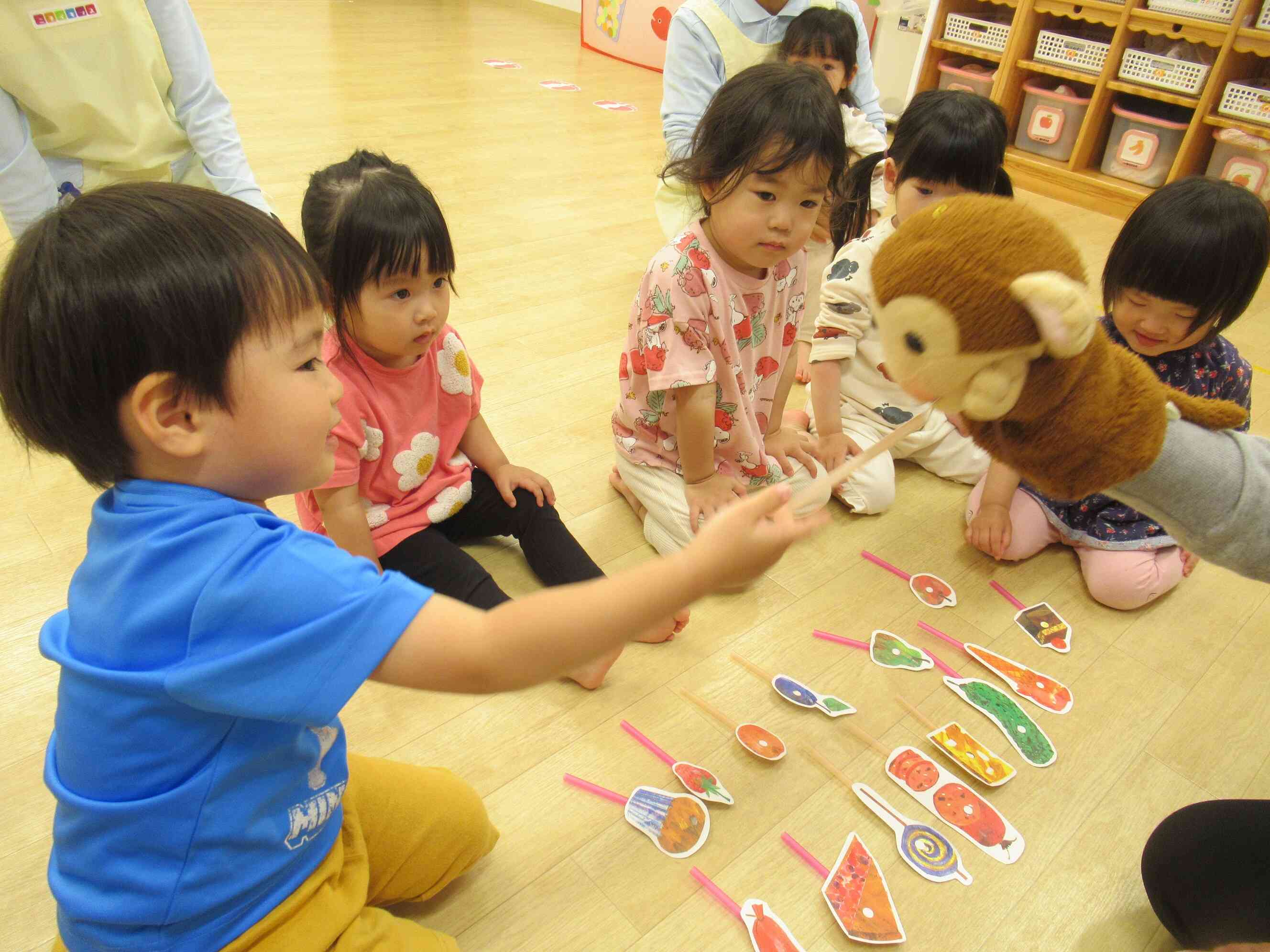 なに食べる?はいどうぞ!
