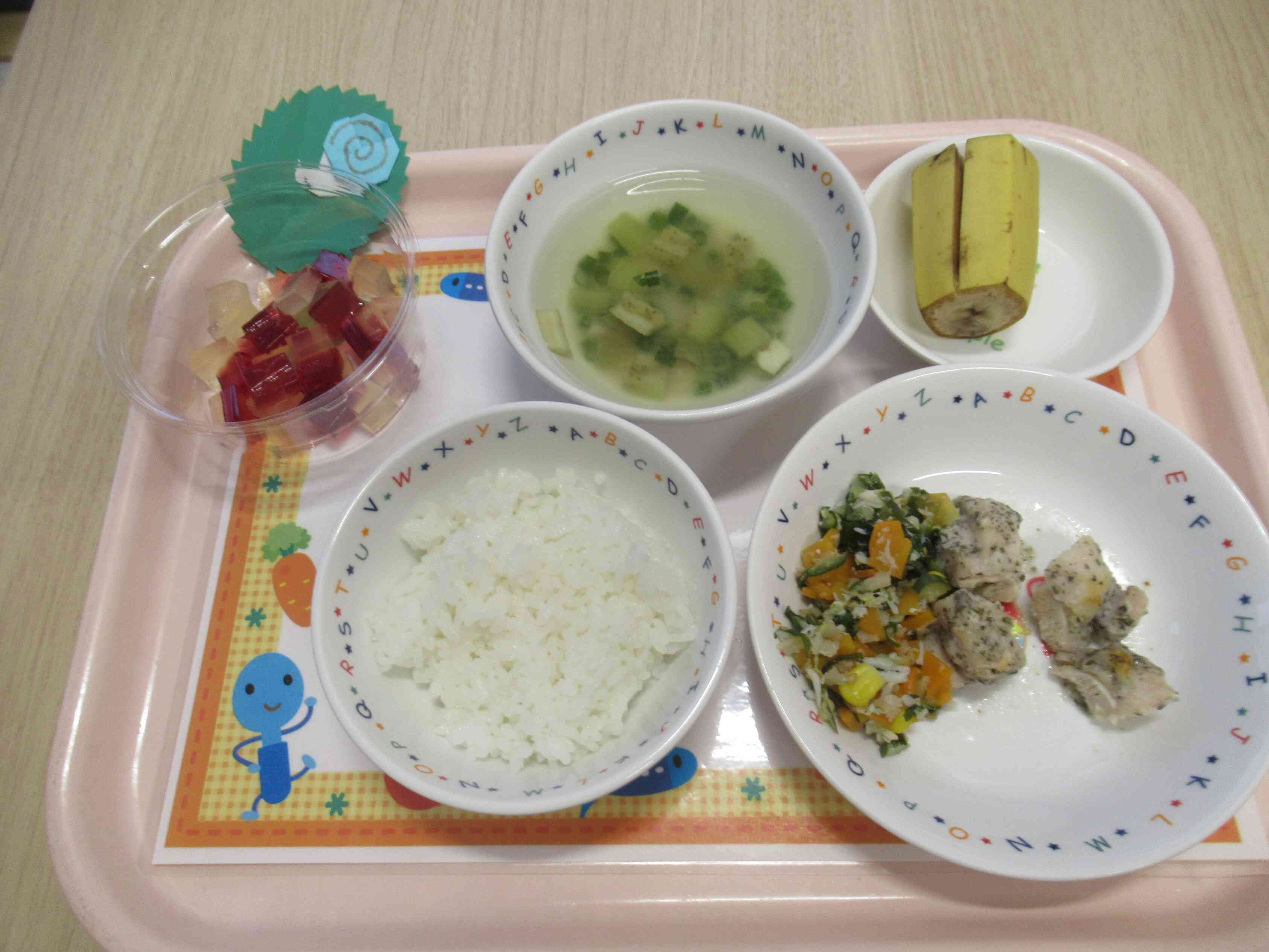 6月25日の給食・おやつ（食育の日～乾物に触れてみよう～）
