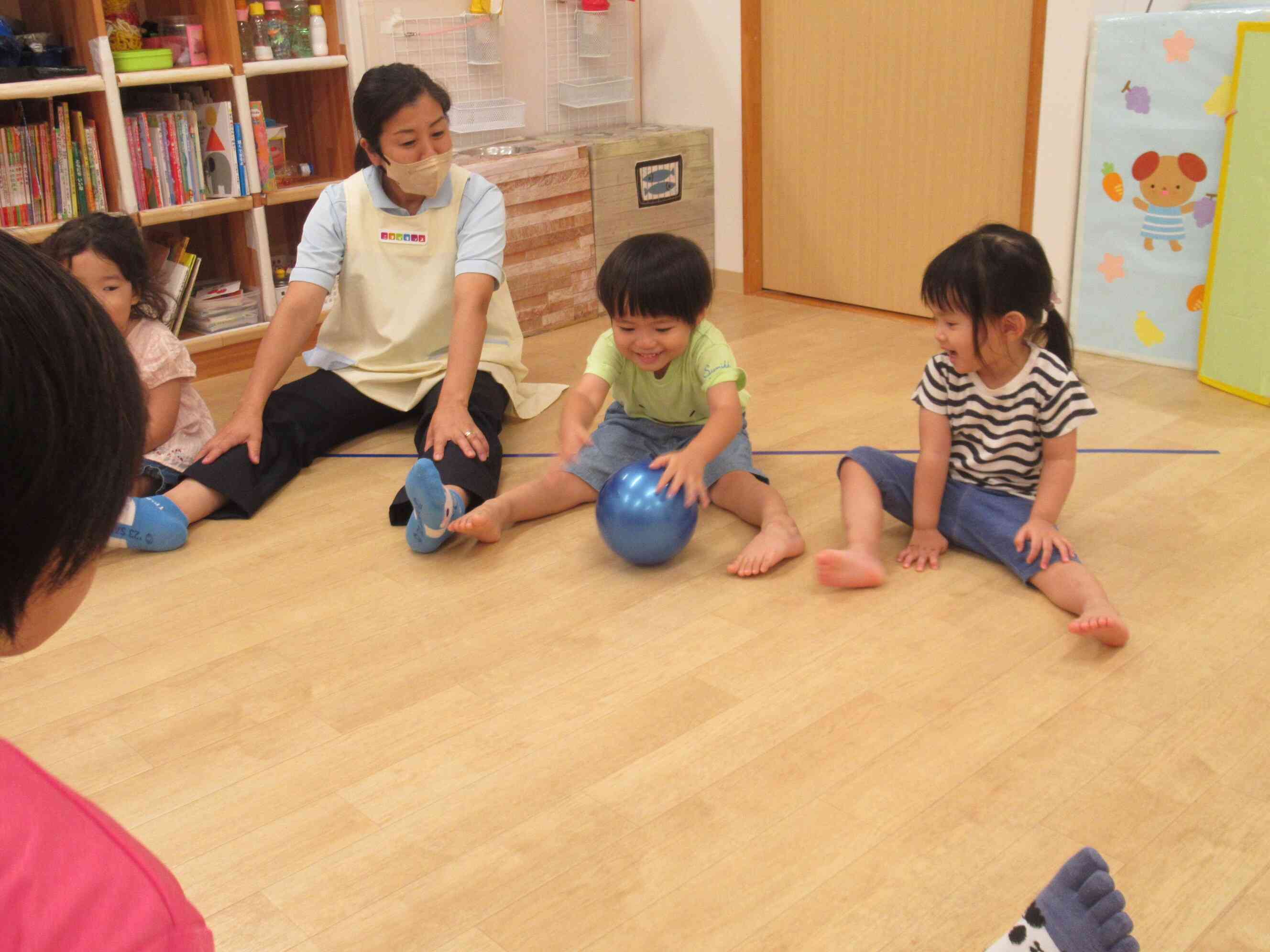 ボール、上手にコロコロできるかな?