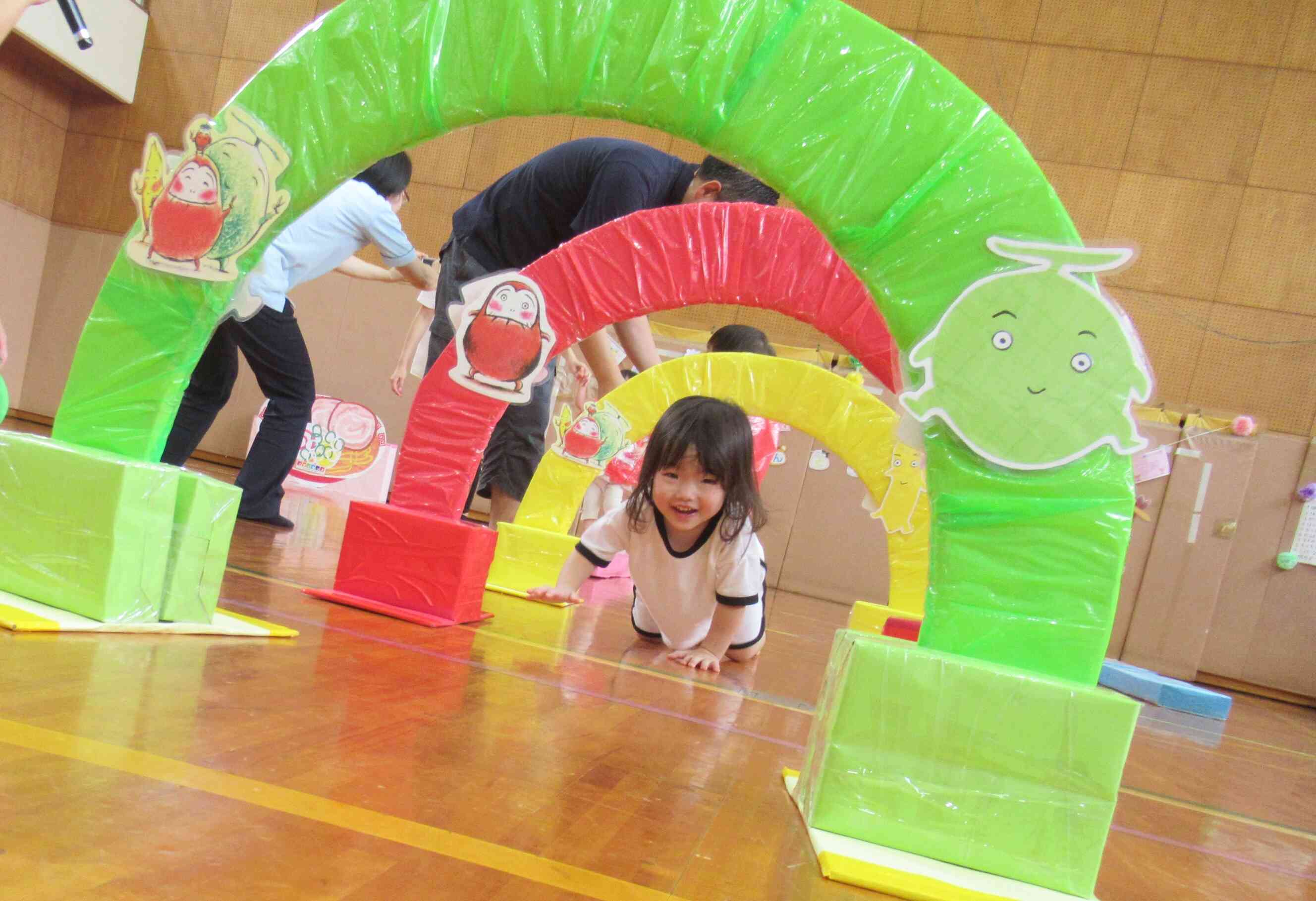 おいでおいで♪パパを目指して一直線のRちゃん。