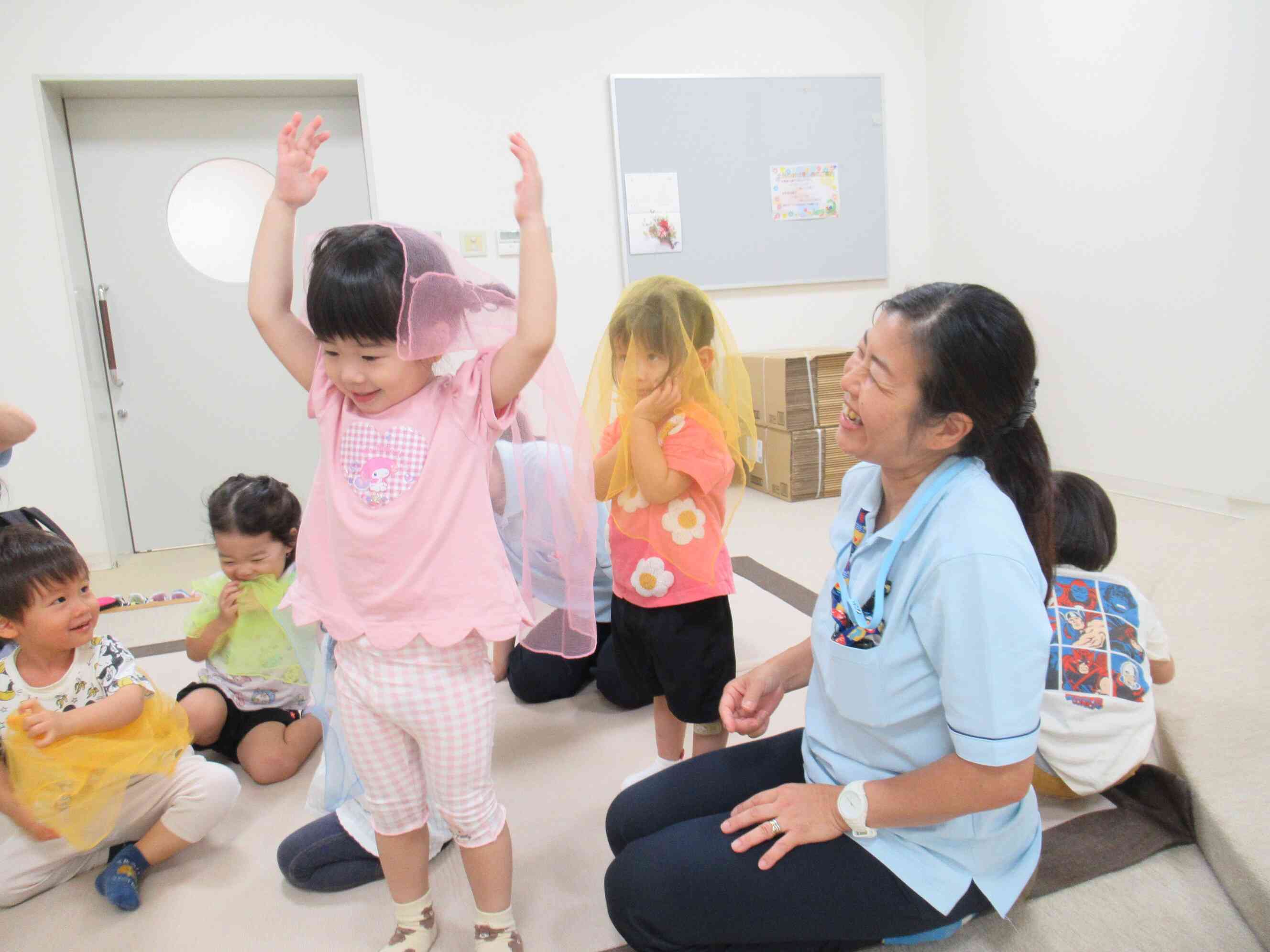 オーガンジーで、いないいないばぁ！