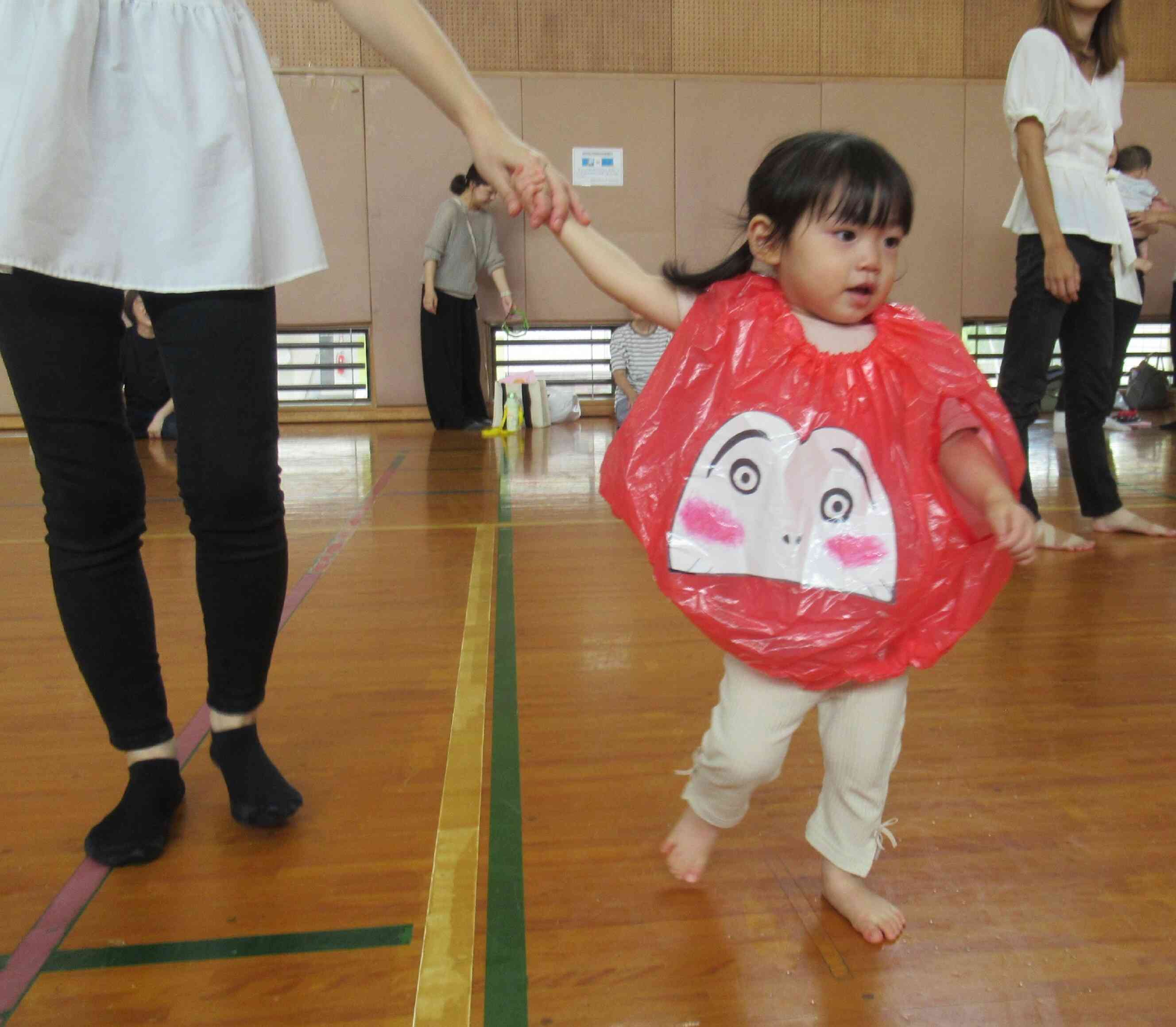 可愛いだるまさんに変身です。
