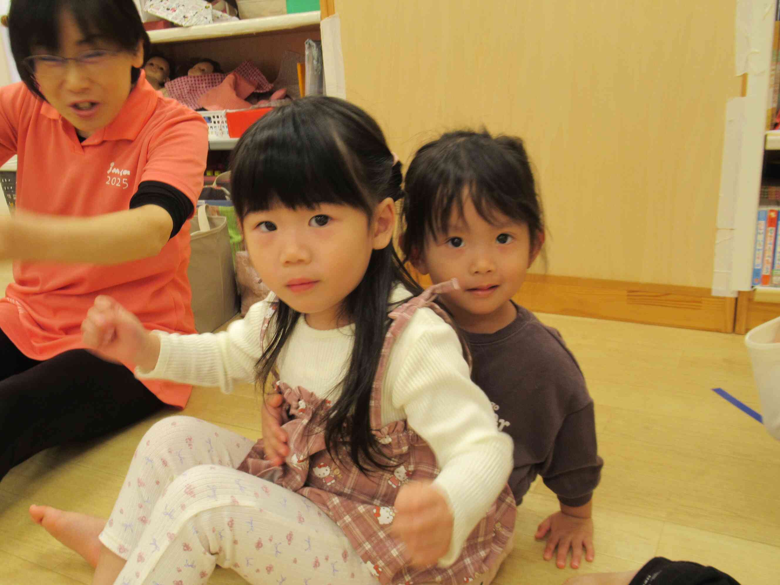 先生と一緒も楽しいけど…お友だちと一緒だともっと楽しいね。