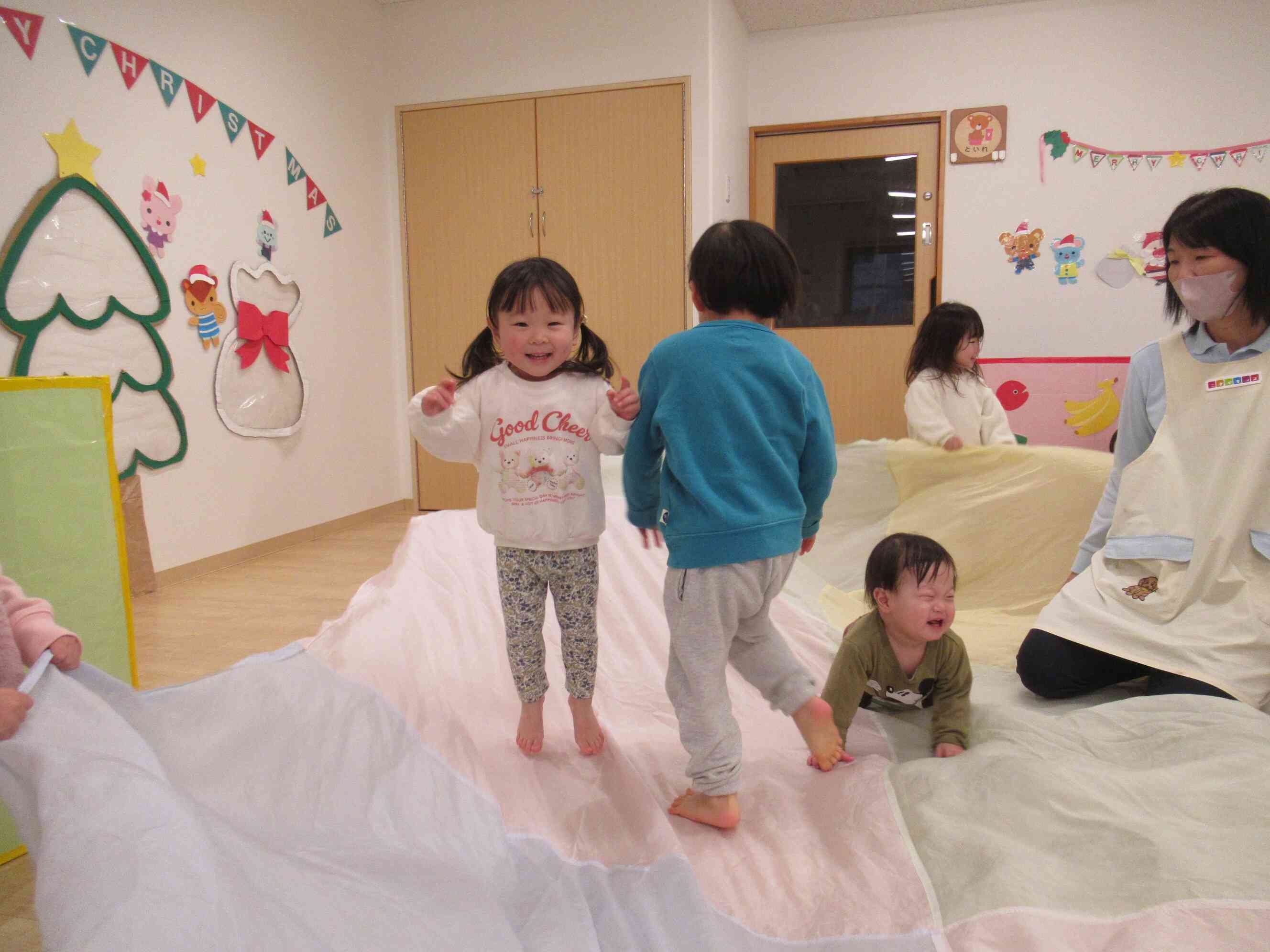 上に乗ってぴょんぴょん、ジャンプ