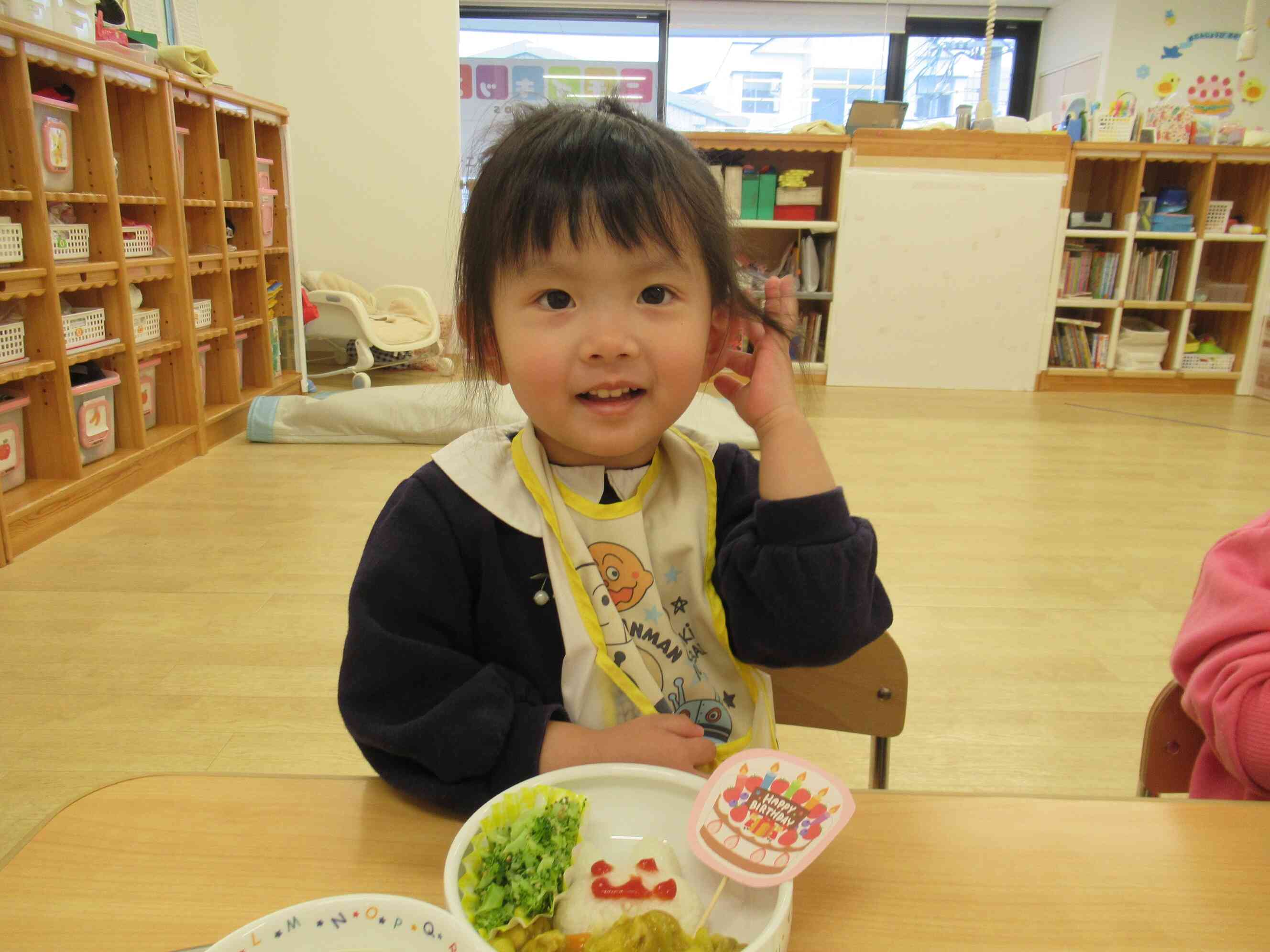 Rちゃんの好きなものたくさんの給食で嬉しそう！