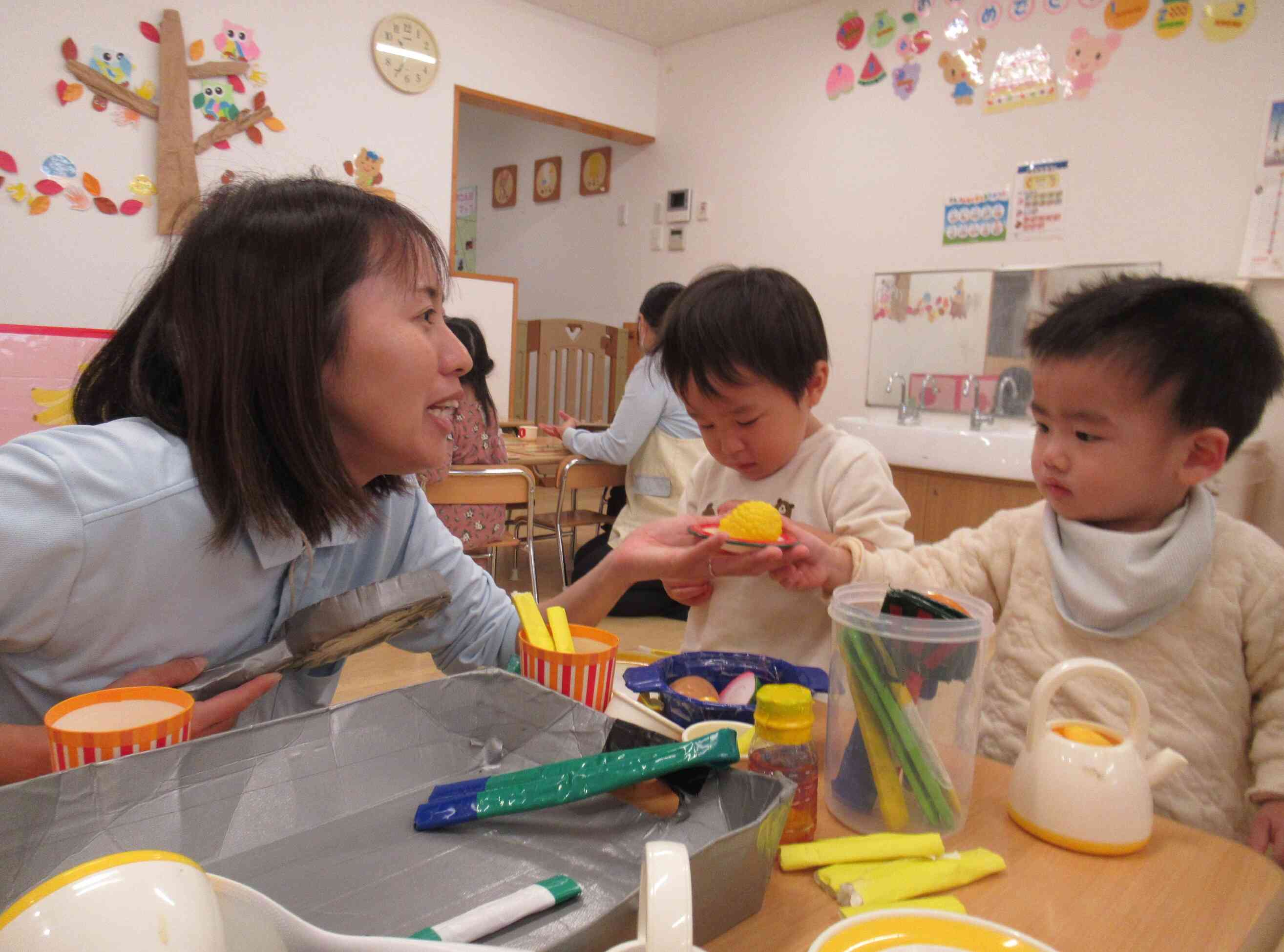 0歳児のMくんも一緒に遊んだよ。