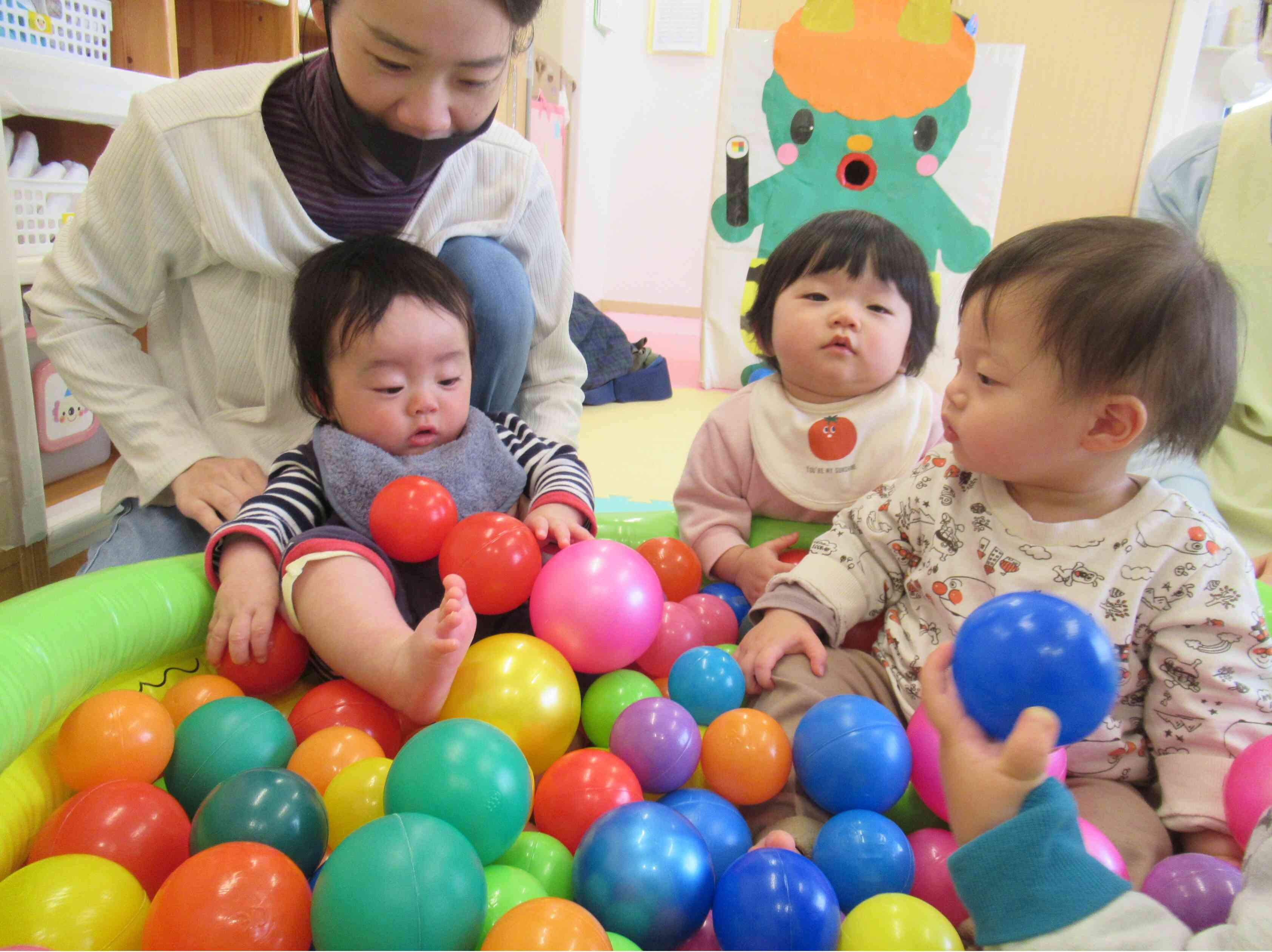 保育園のお友だちと一緒に遊んだよ