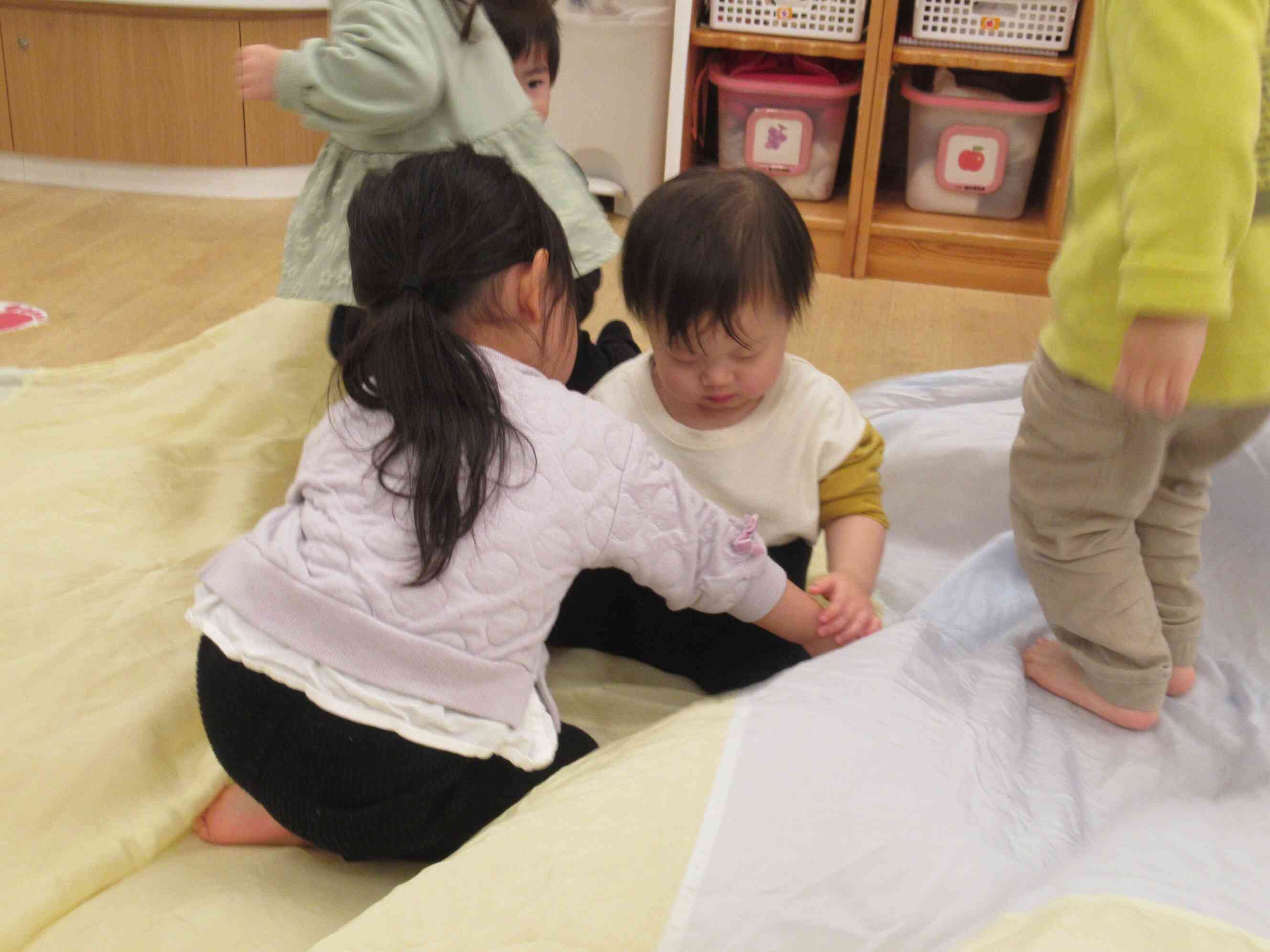 一緒に立ってみようね。